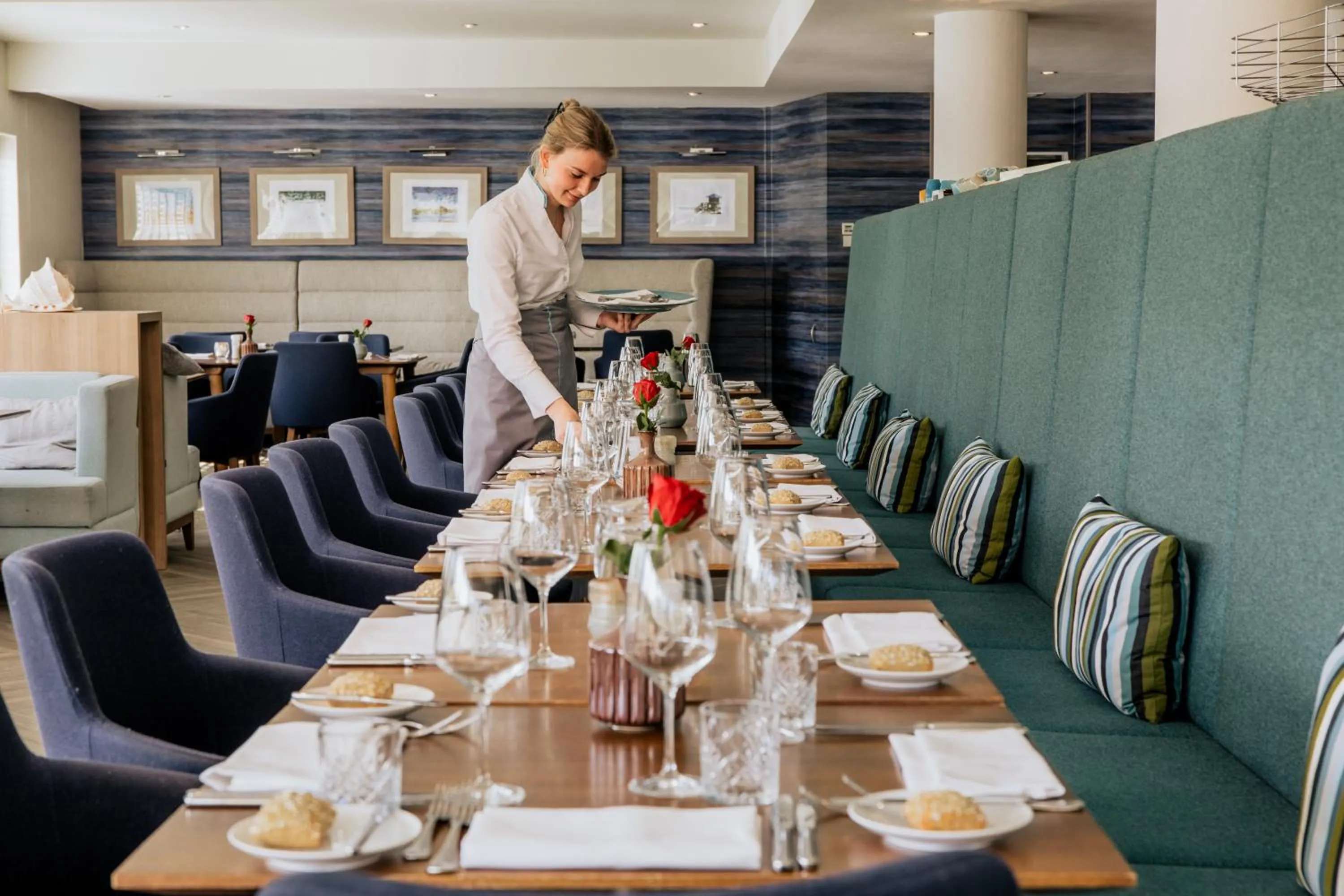 Restaurant/places to eat in Grand Hotel Opduin