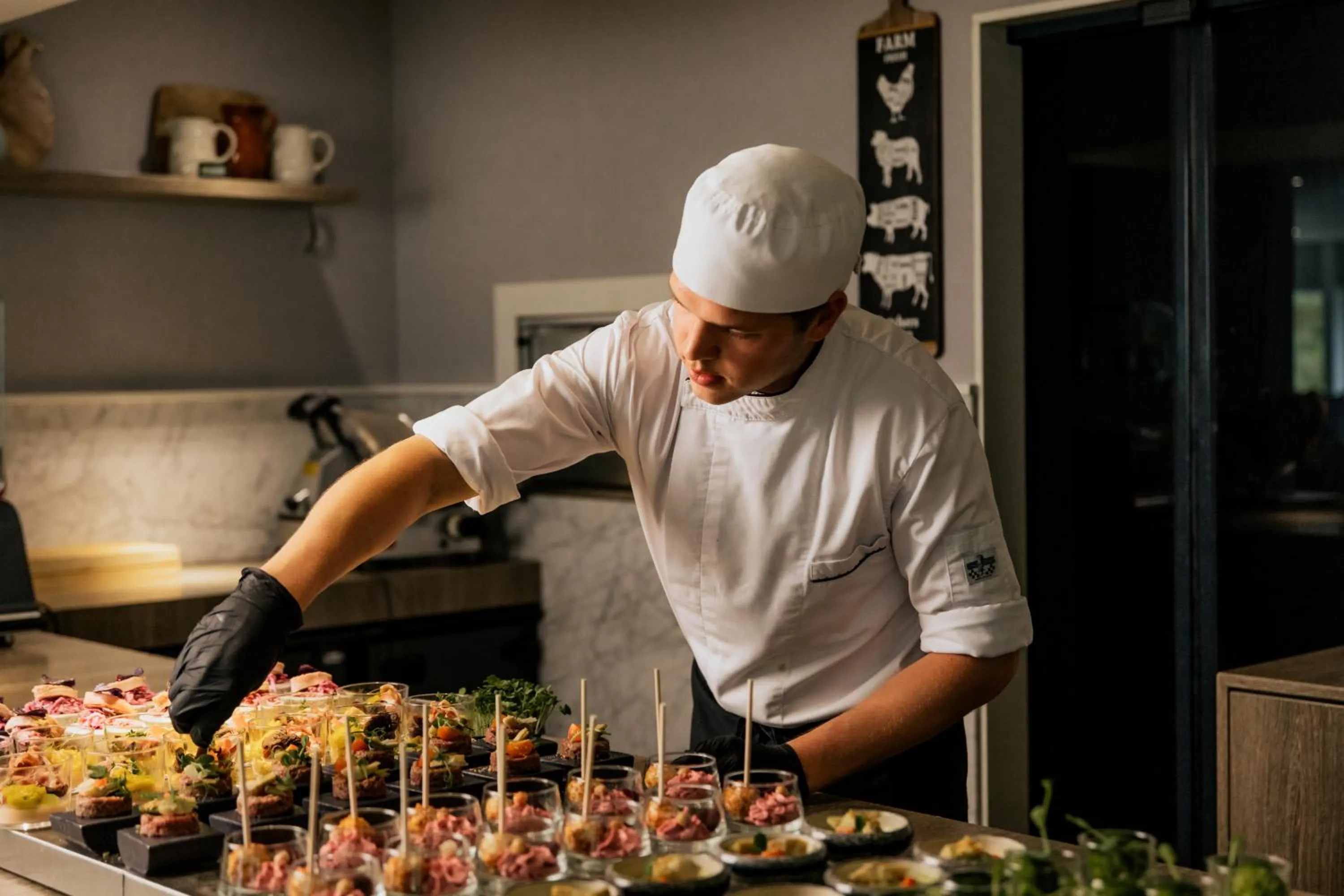 Restaurant/places to eat in Grand Hotel Opduin