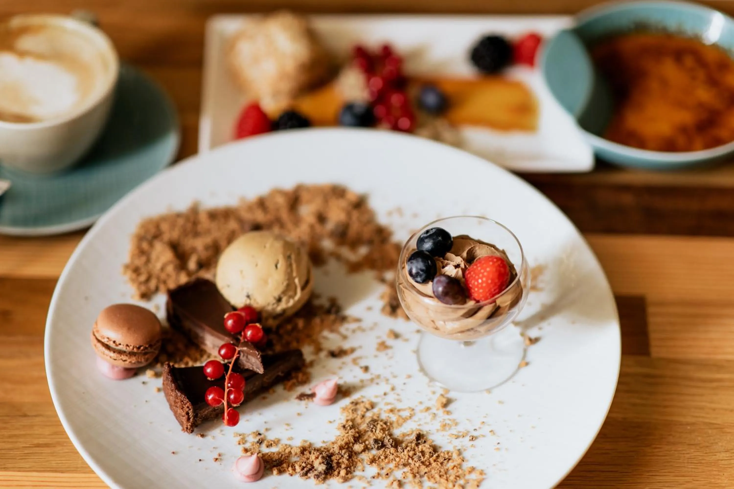 Restaurant/places to eat in Grand Hotel Opduin