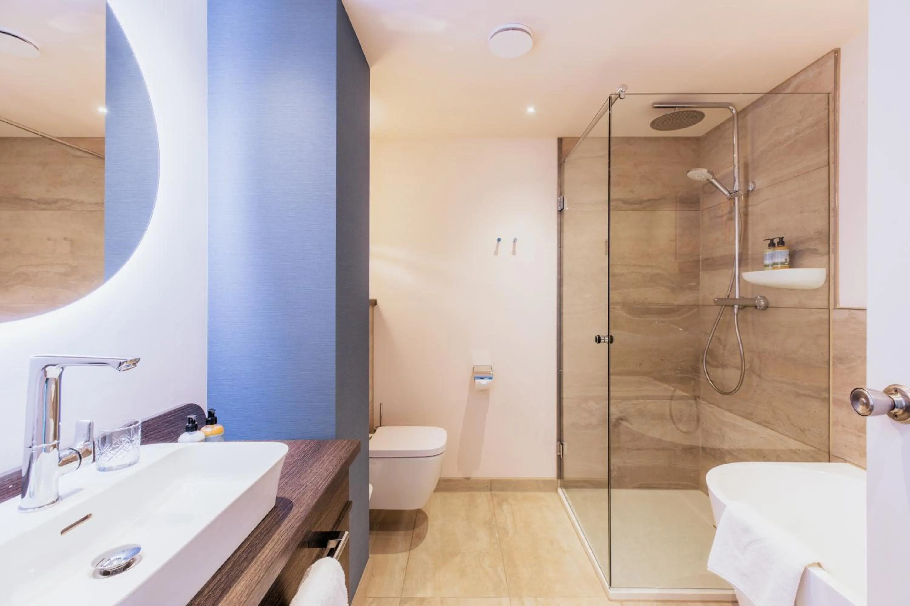 Bathroom in Grand Hotel Opduin