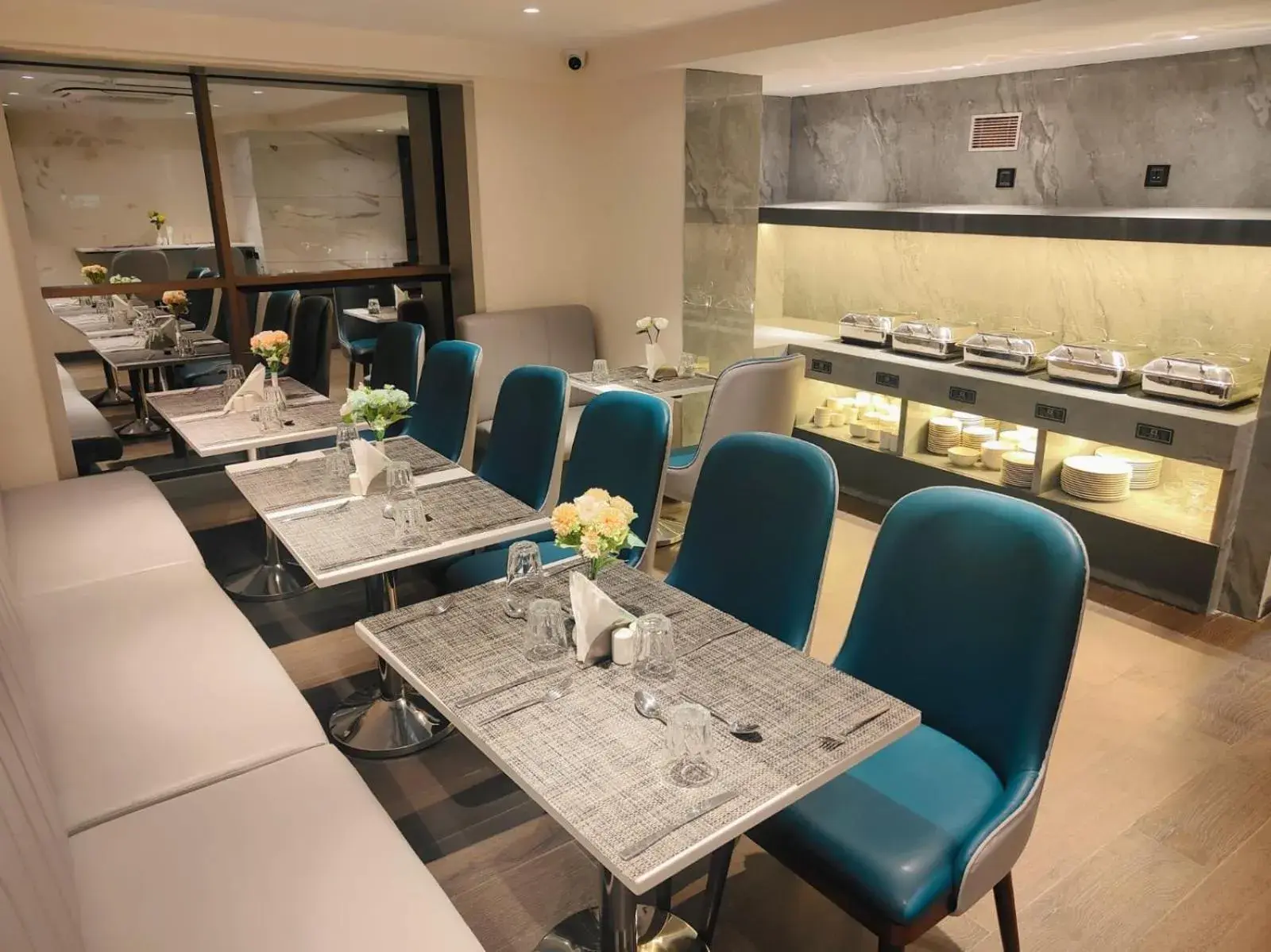 Restaurant/places to eat in Maxxvalue Hotel MIDC - Andheri Restaurant/places to eat in Maxxvalue Hotel MIDC - Andheri