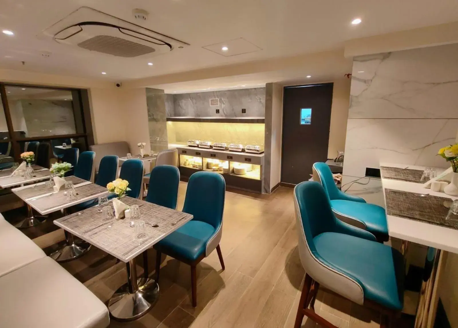 Restaurant/places to eat in Maxxvalue Hotel MIDC - Andheri Restaurant/places to eat in Maxxvalue Hotel MIDC - Andheri