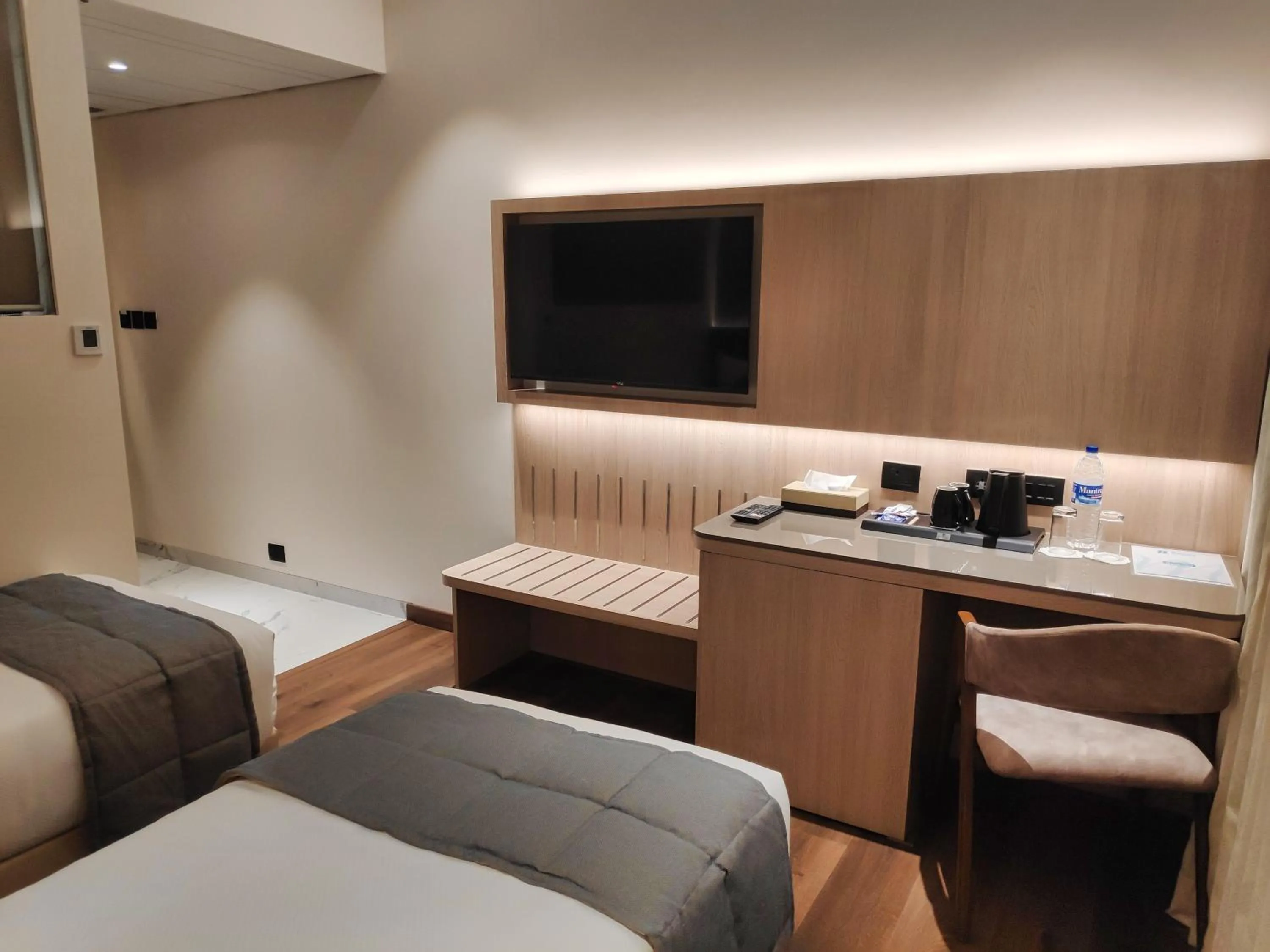 TV and multimedia in Maxxvalue Hotel MIDC - Andheri