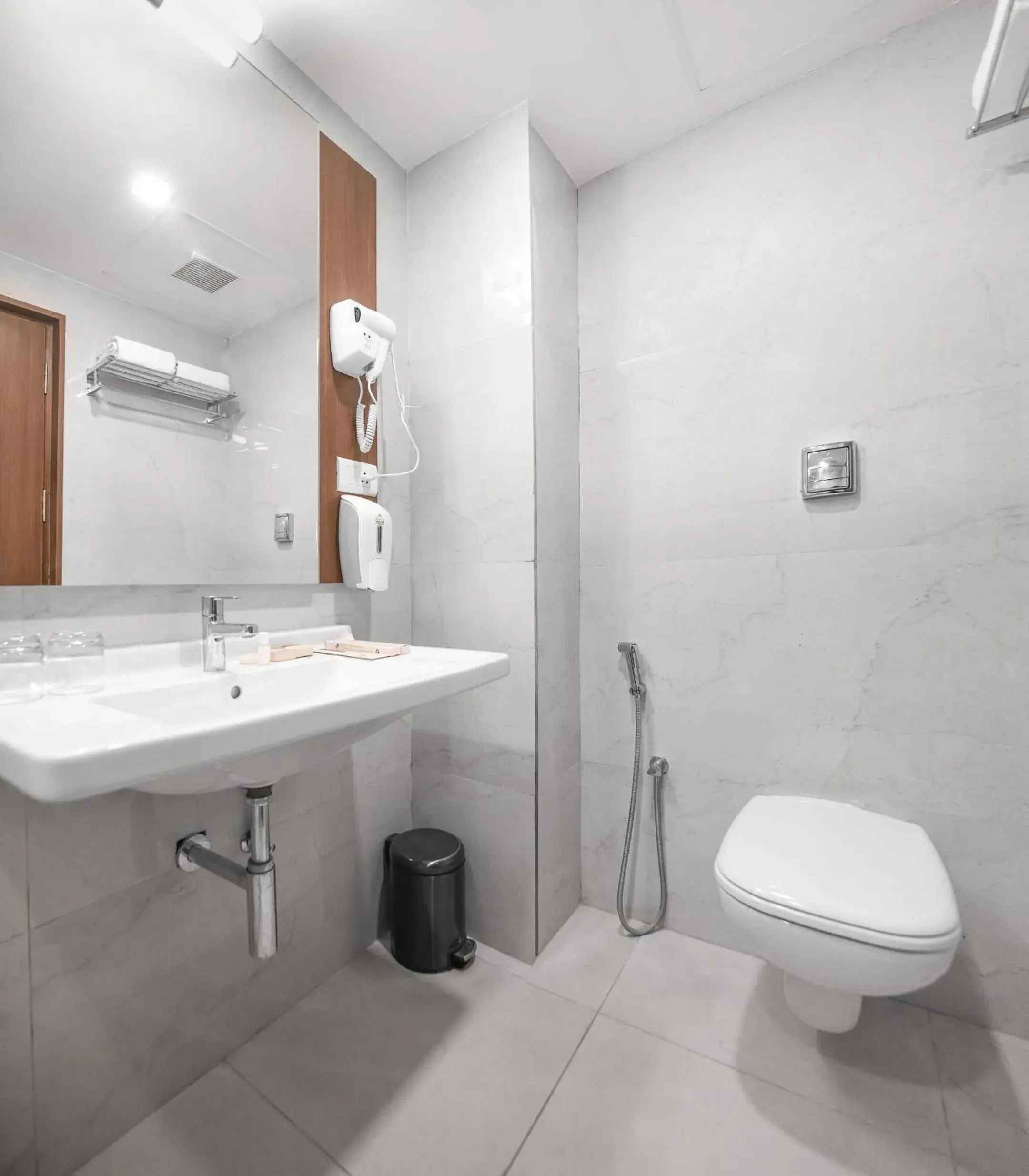 Toilet in Hotel Turmeric Toilet in Hotel Turmeric