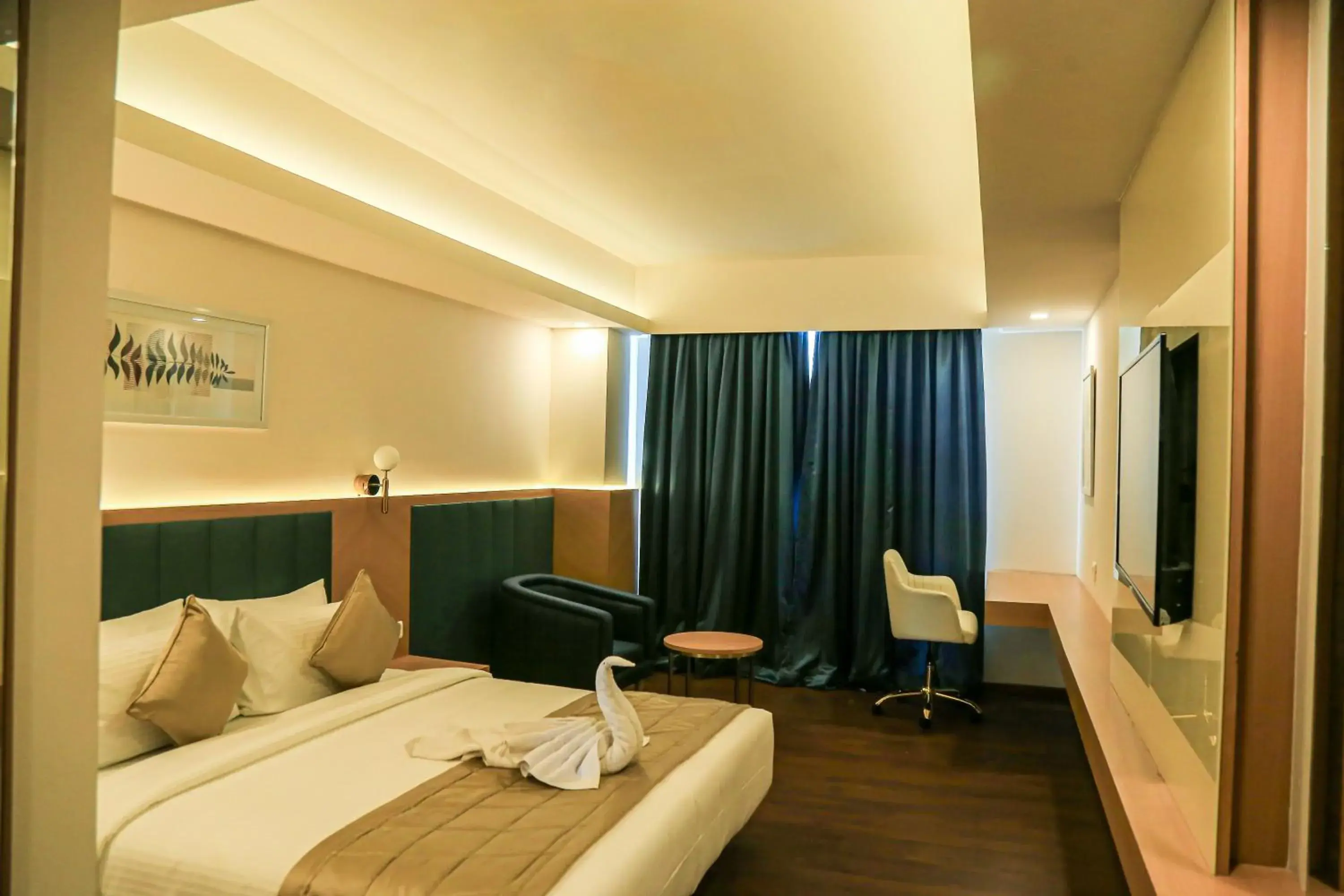 View (from property/room), Bed in Hotel Turmeric View (from property/room), Bed in Hotel Turmeric