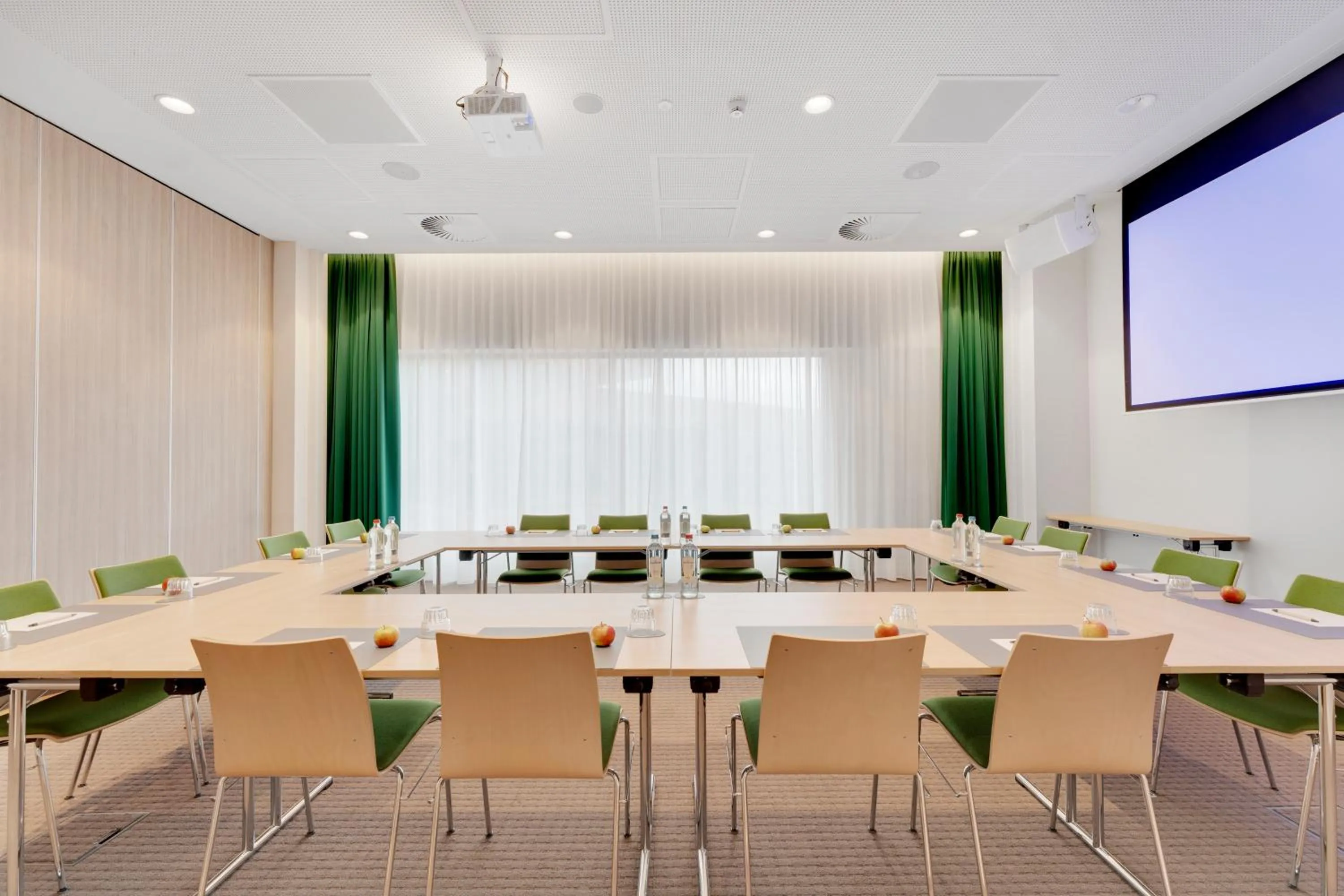 Meeting/conference room in IntercityHotel Breda