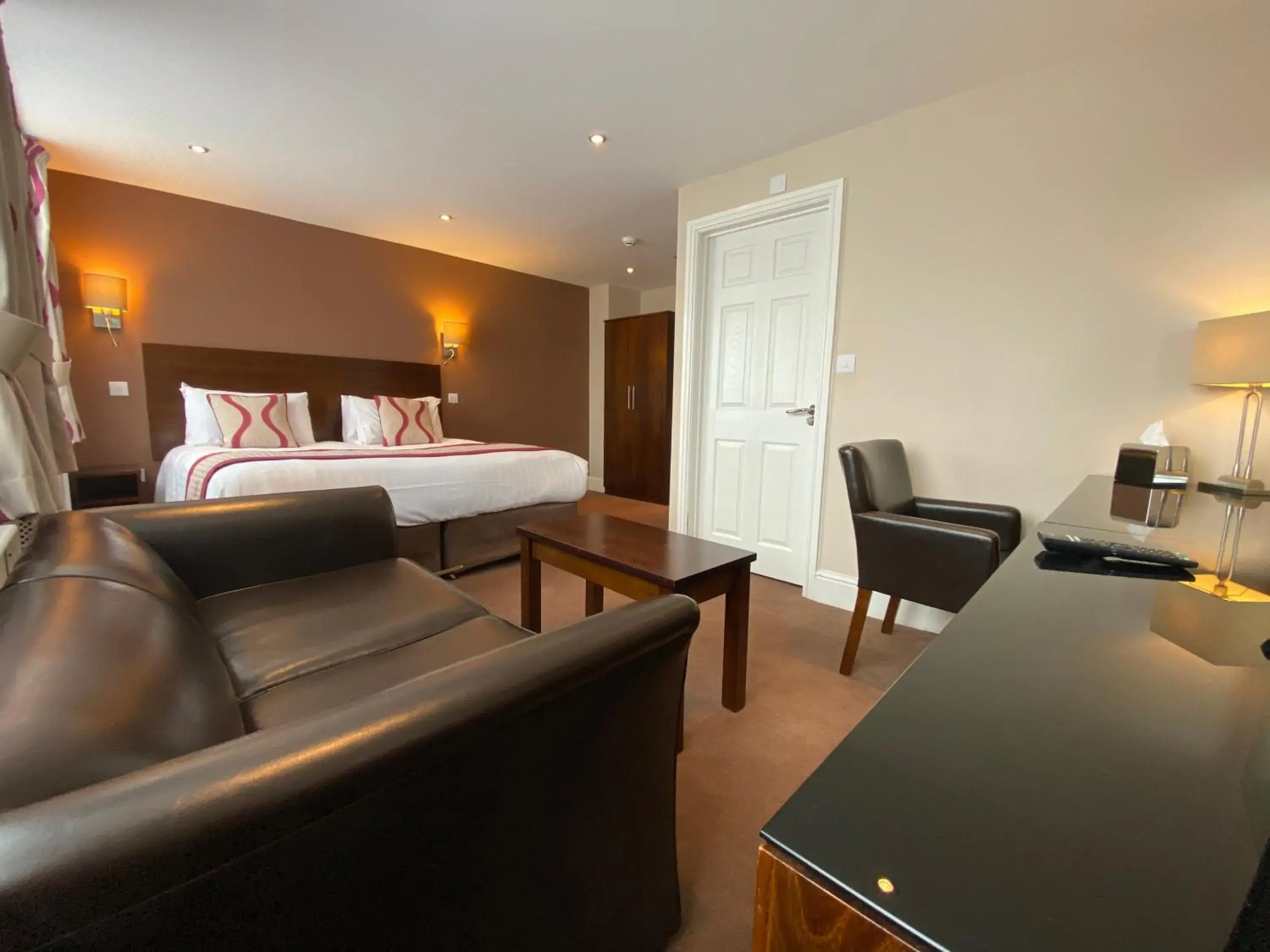 Photo of the whole room, Bed in Birmingham Great Barr Hotel Photo of the whole room, Bed in Birmingham Great Barr Hotel