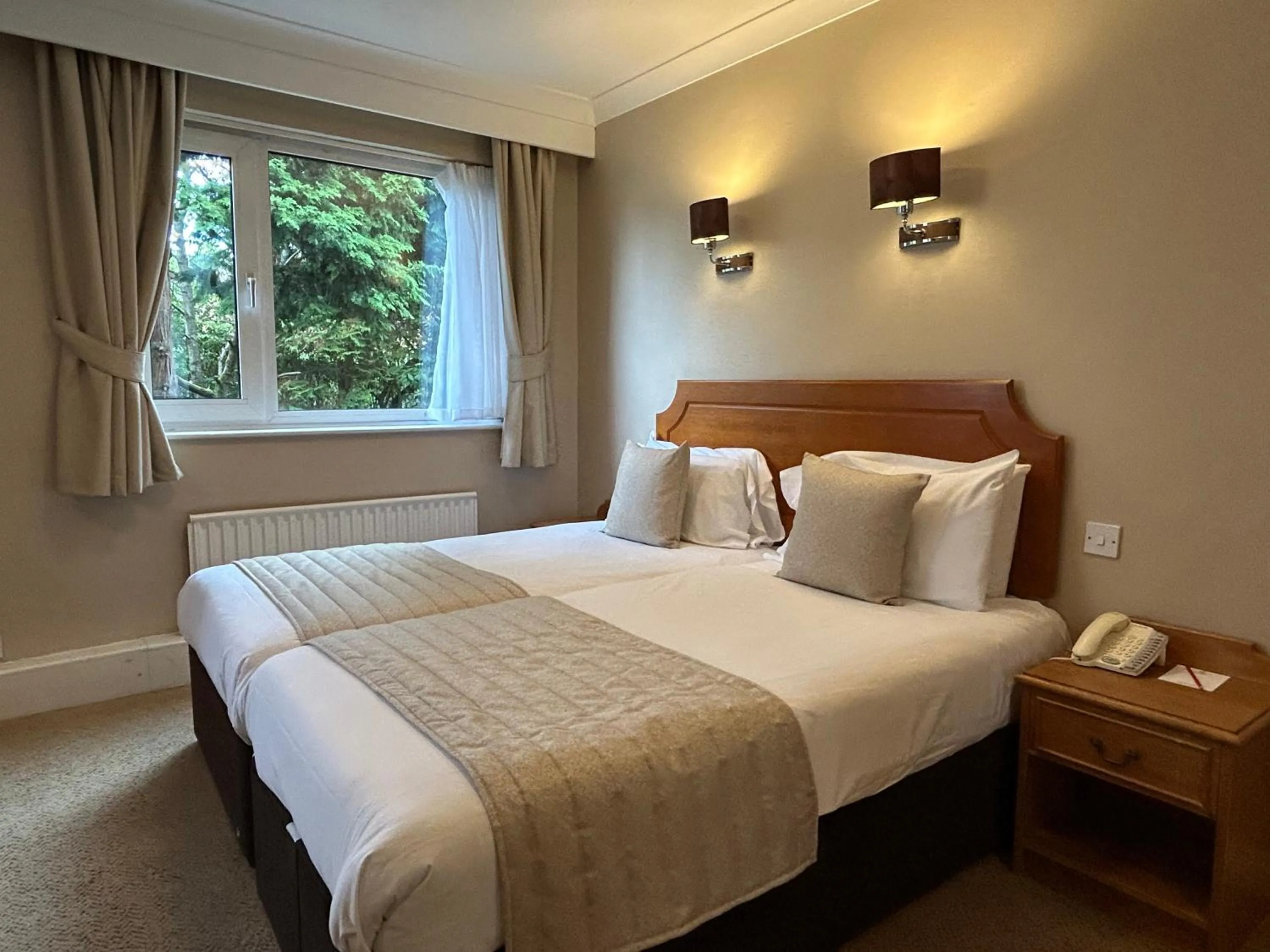 Bedroom, Bed in Birmingham Great Barr Hotel