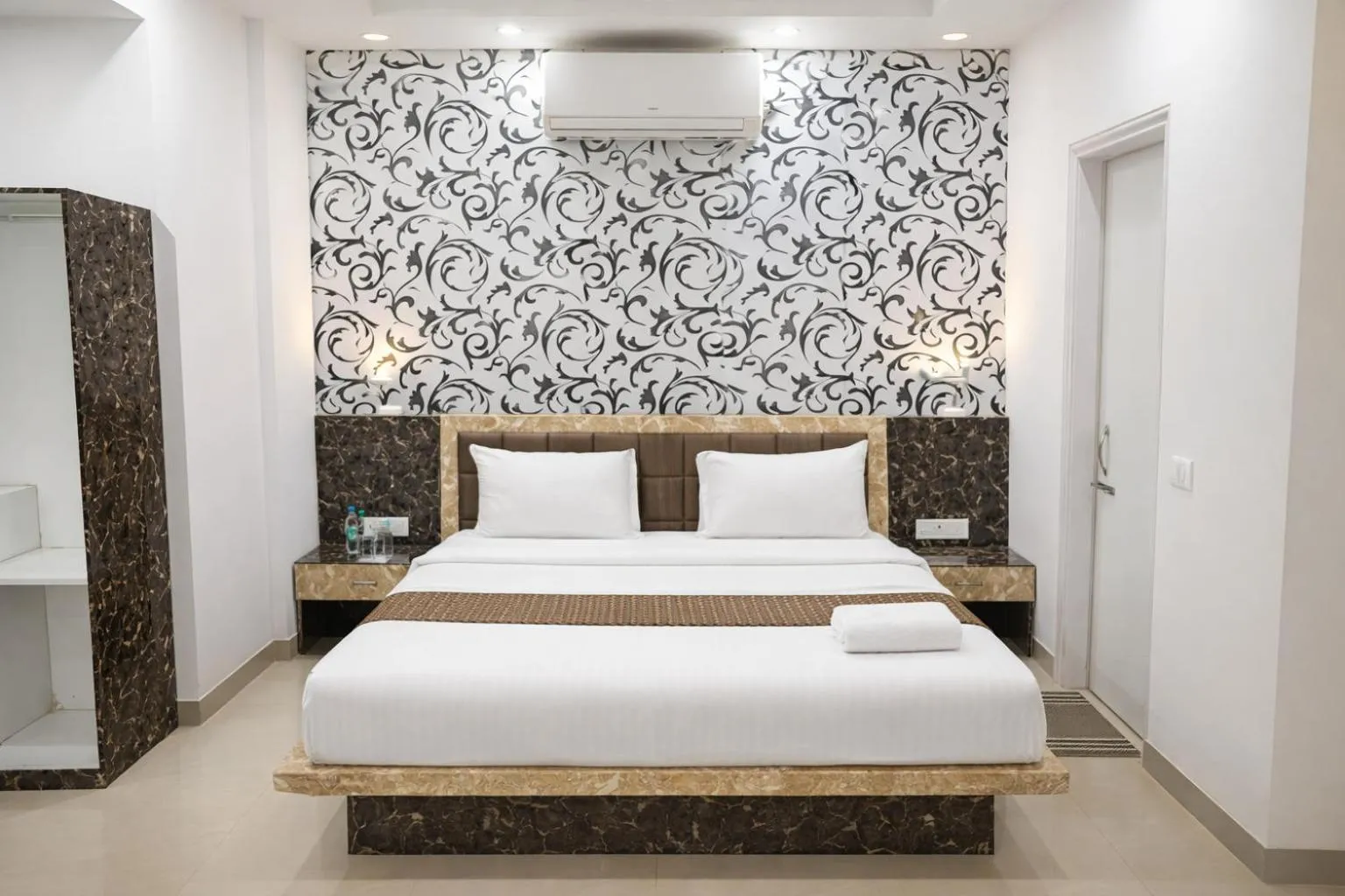 Sairaah Golden Suites, Shirdi
