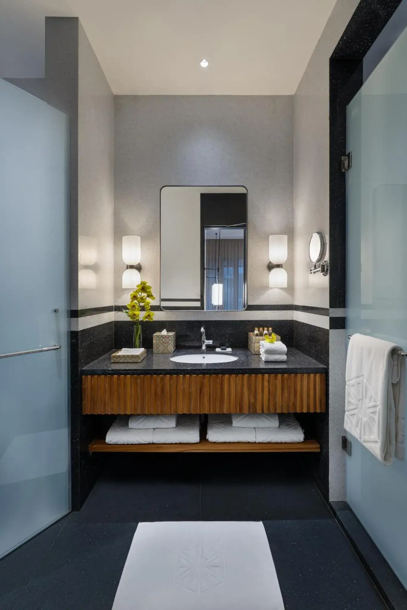 Deluxe Suite with Sit-out in Taj Taal Kutir Deluxe Suite with Sit-out in Taj Taal Kutir