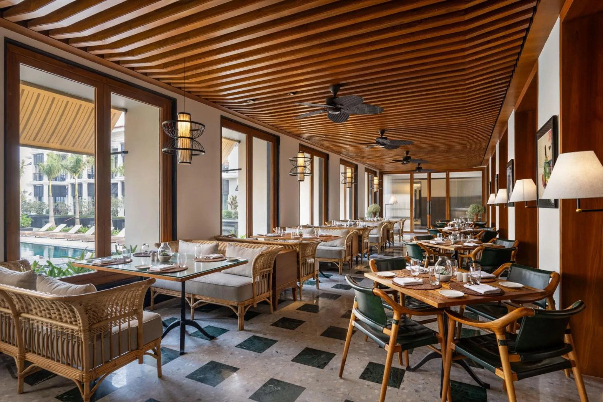 Restaurant/places to eat in Taj Taal Kutir