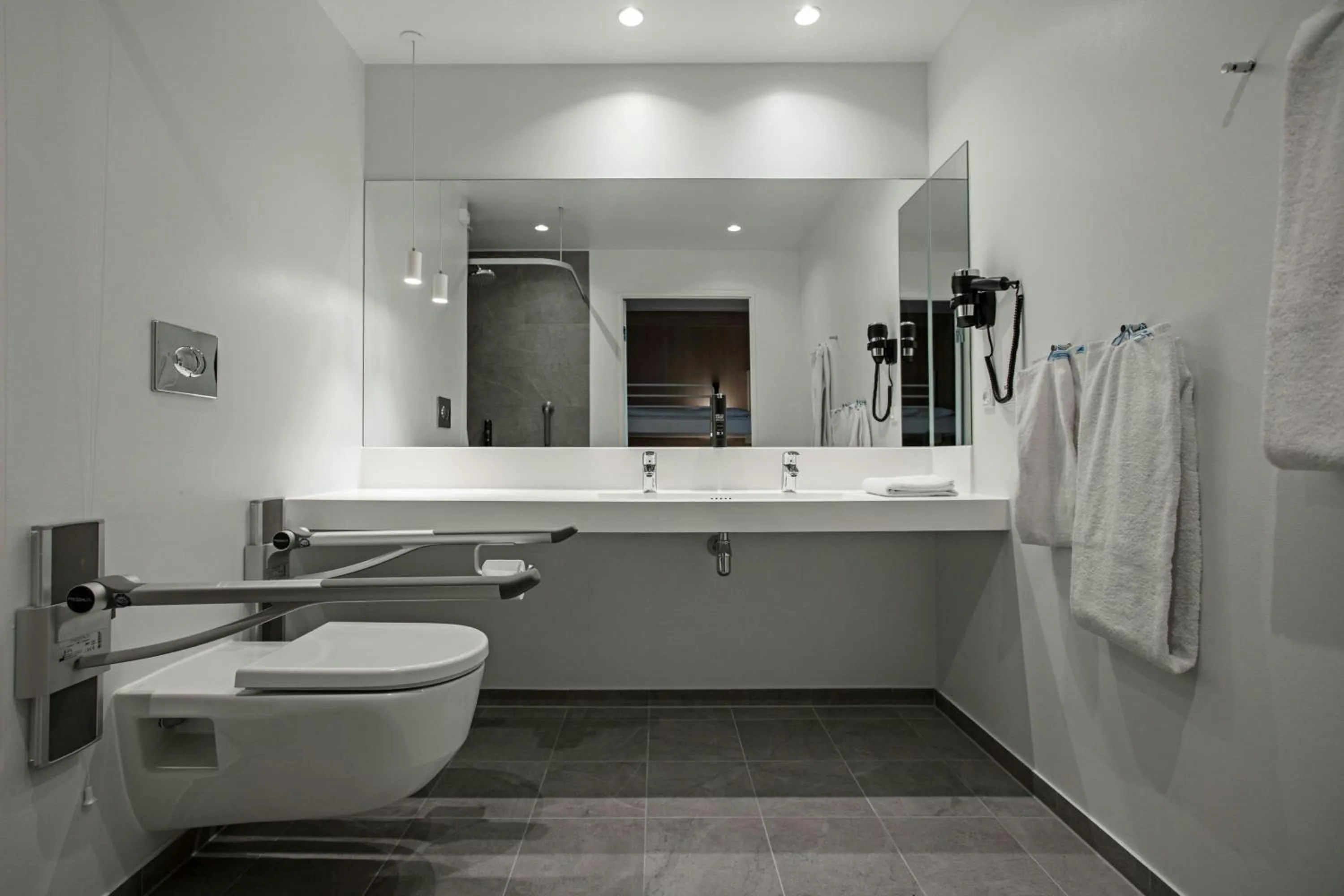 Bathroom in Four Points Flex by Sheraton Horsens