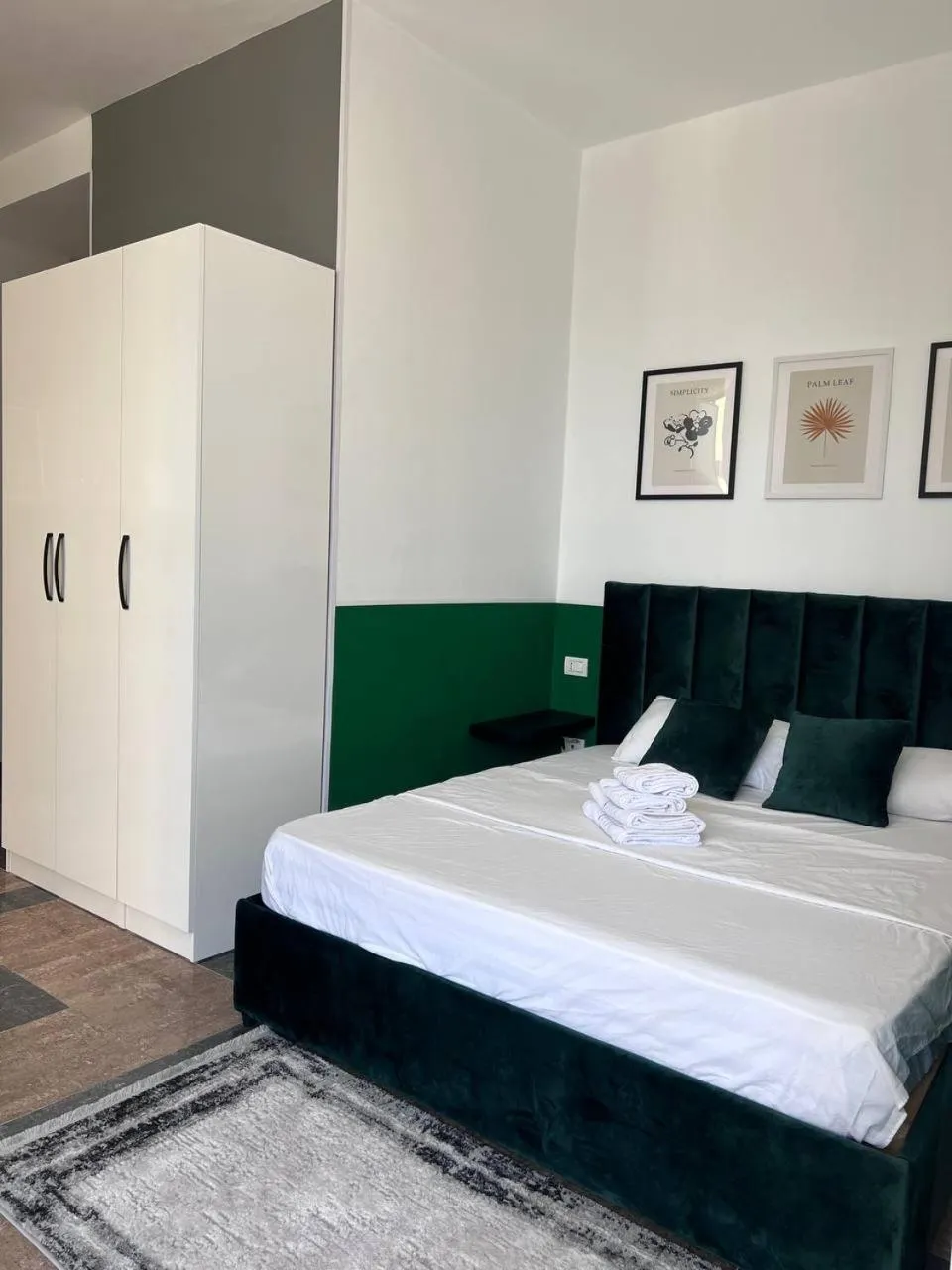 Bed in Cactus Apartments