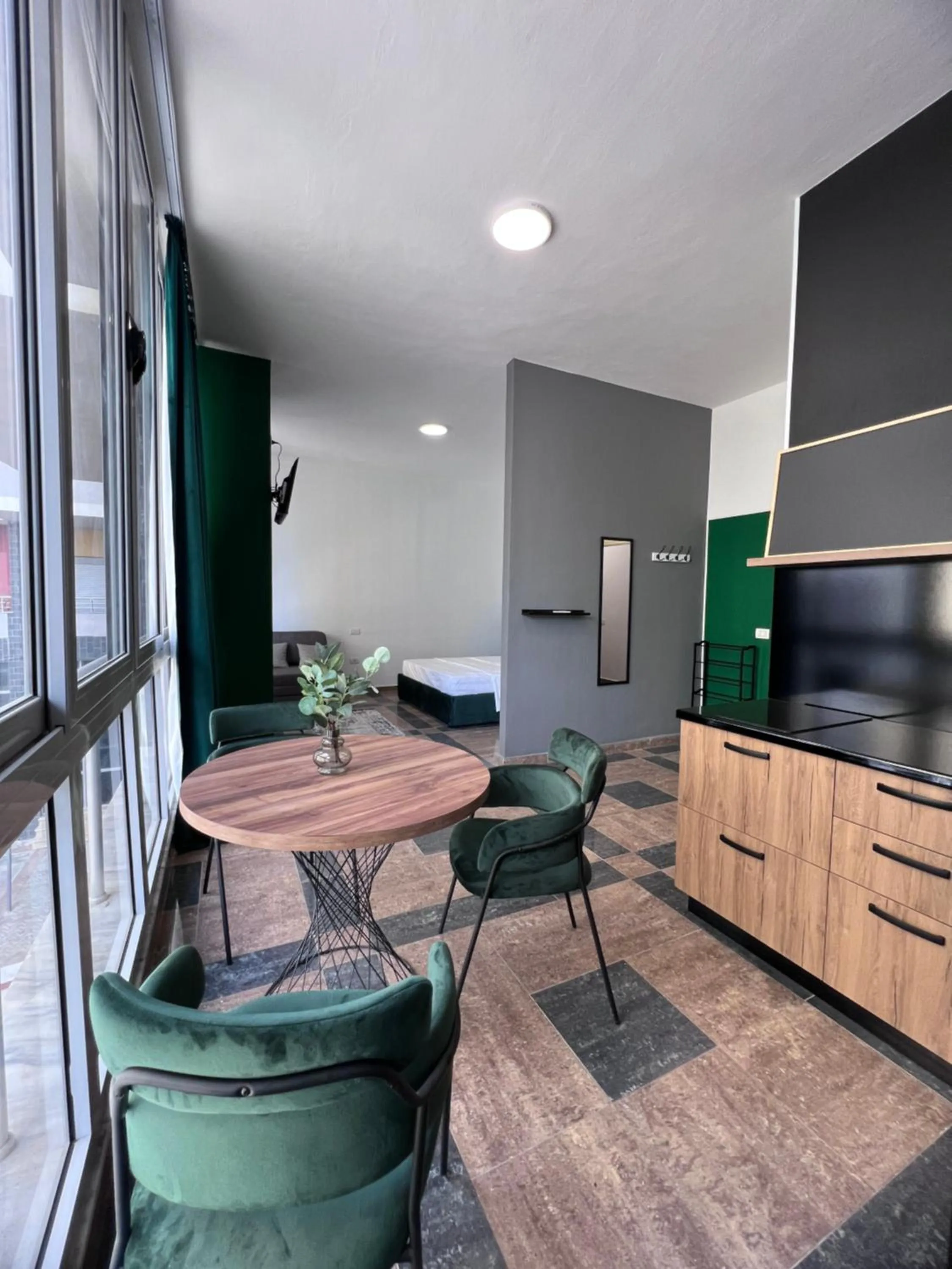 Kitchen or kitchenette in Cactus Apartments