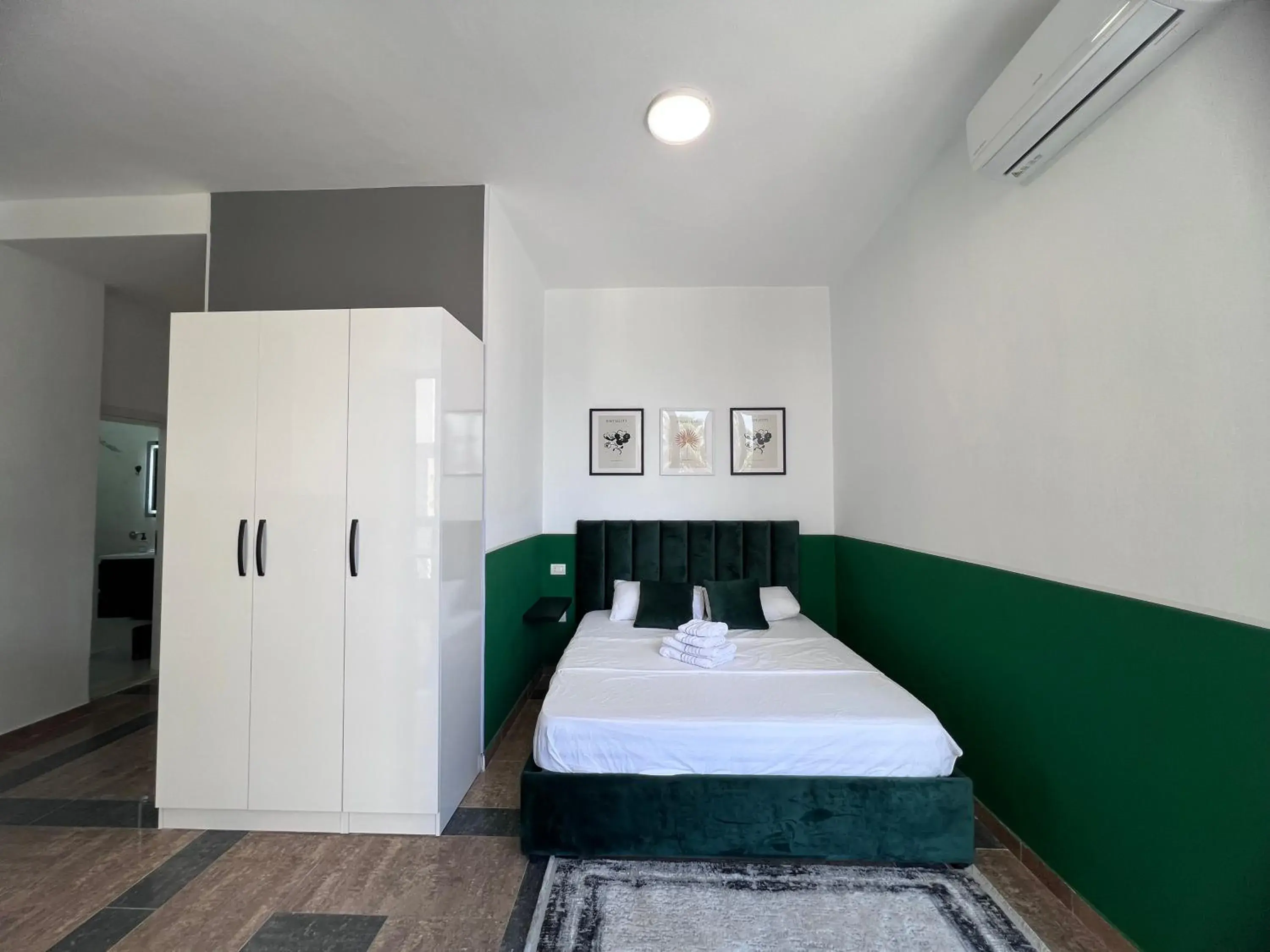 Bed in Cactus Apartments Bed in Cactus Apartments