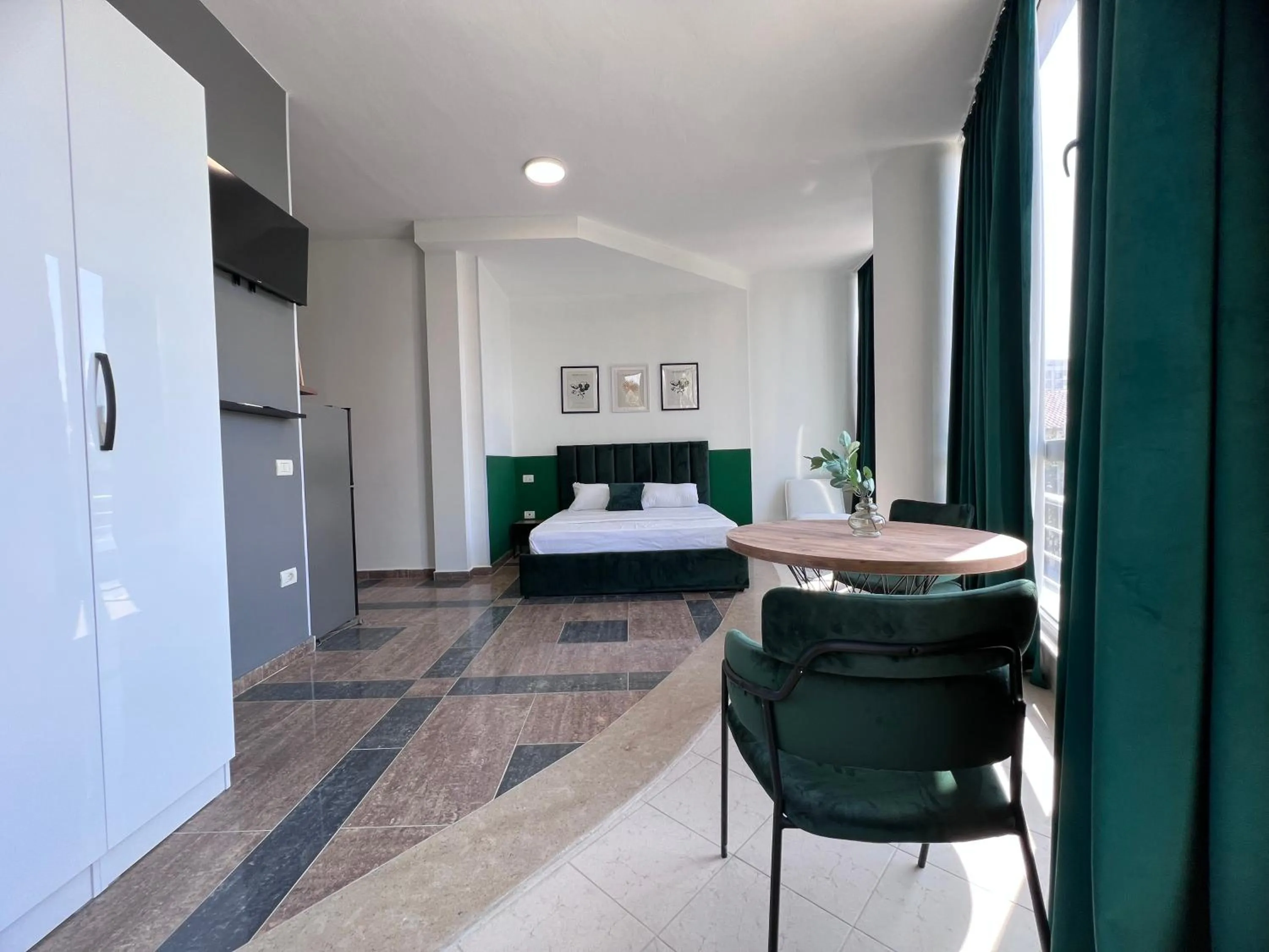 Photo of the whole room, Bed in Cactus Apartments