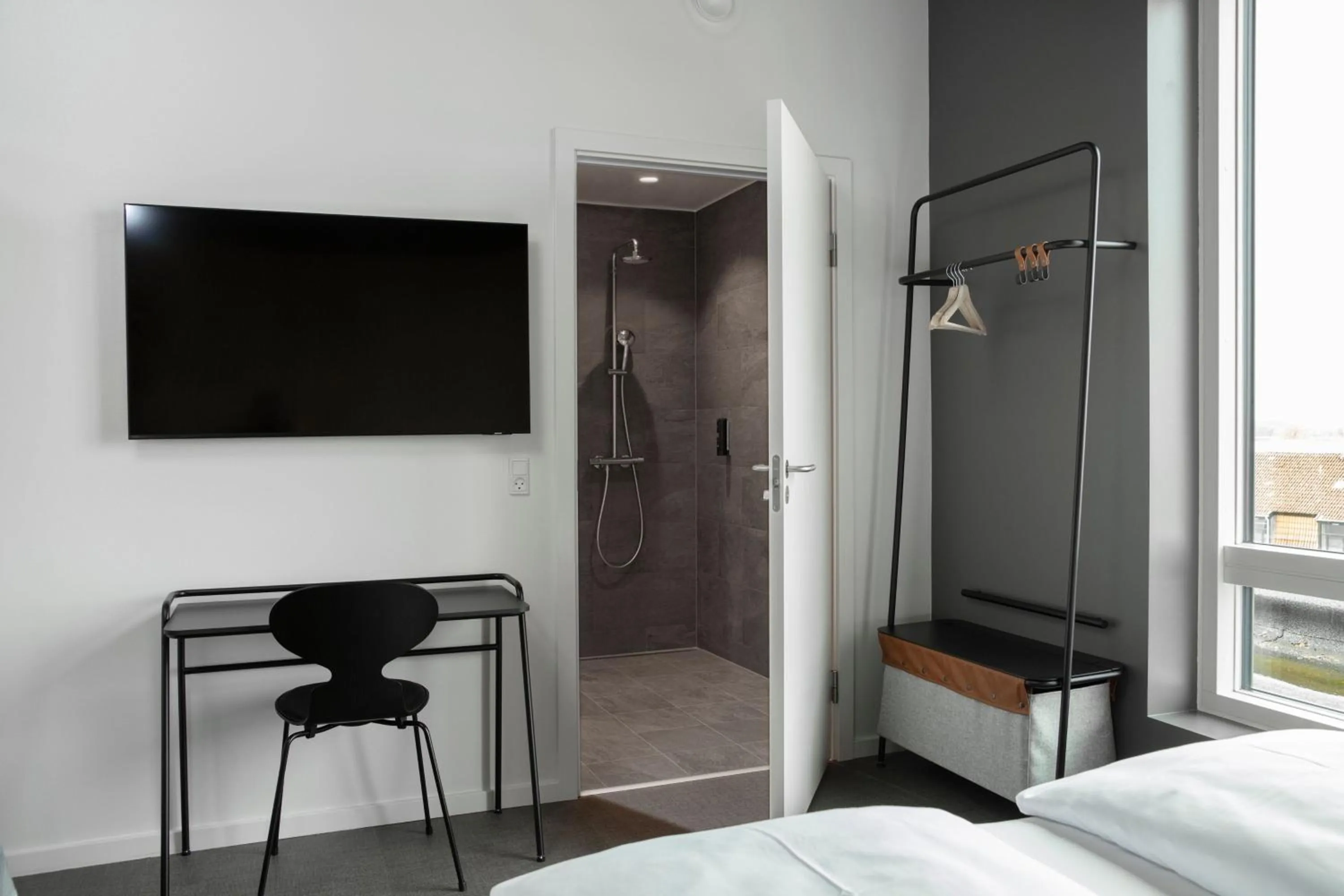 Photo of the whole room, Bed in Four Points Flex by Sheraton Hillerød