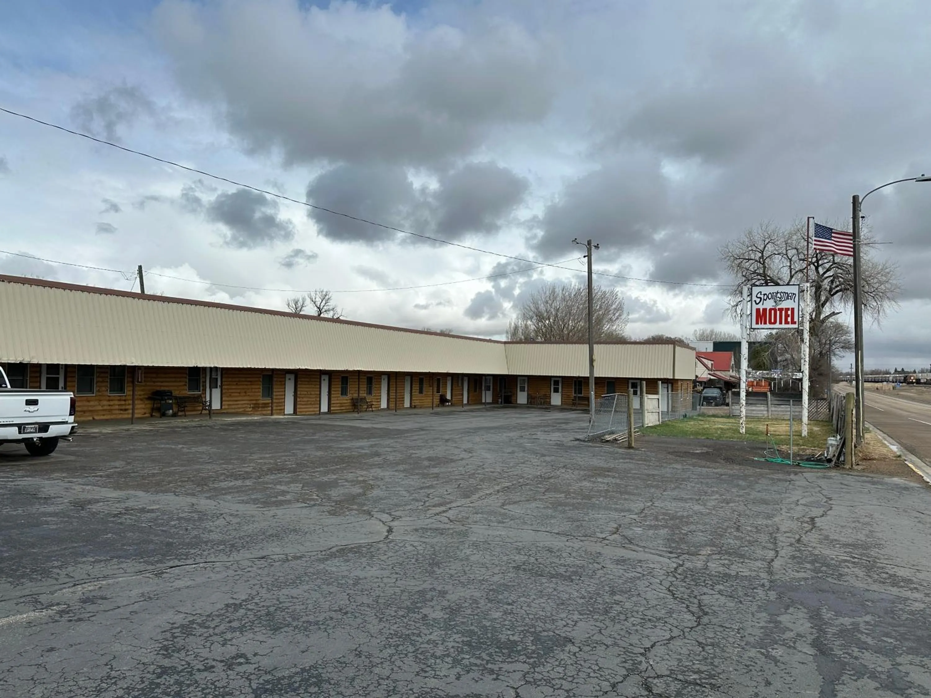 Sportsman Motel
