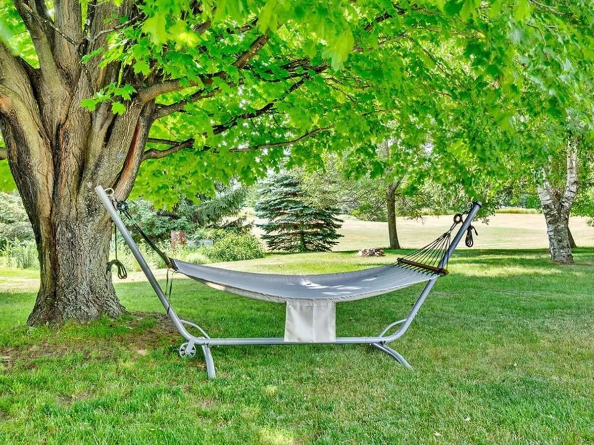 The Gem - Beautiful farmhouse with hot tub