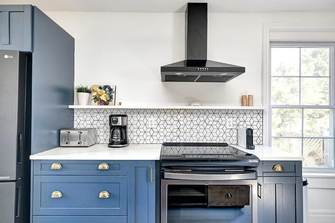 The Gem - Beautiful farmhouse with hot tub