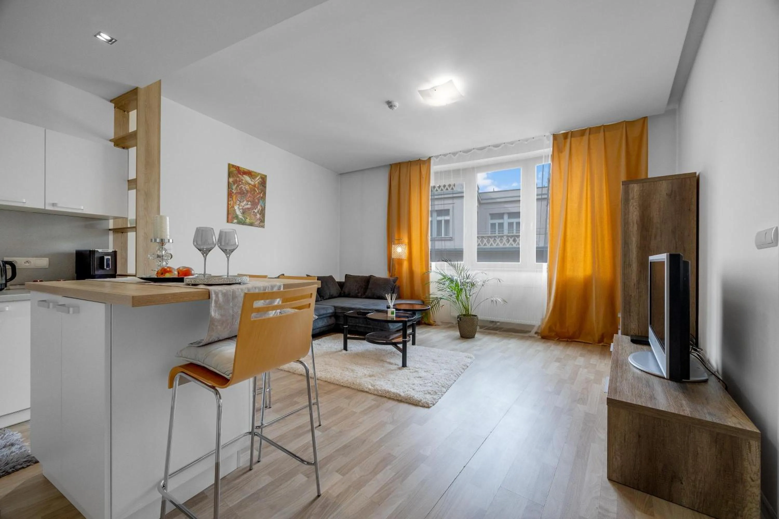 REVON Art-Deco Old Town Apartment