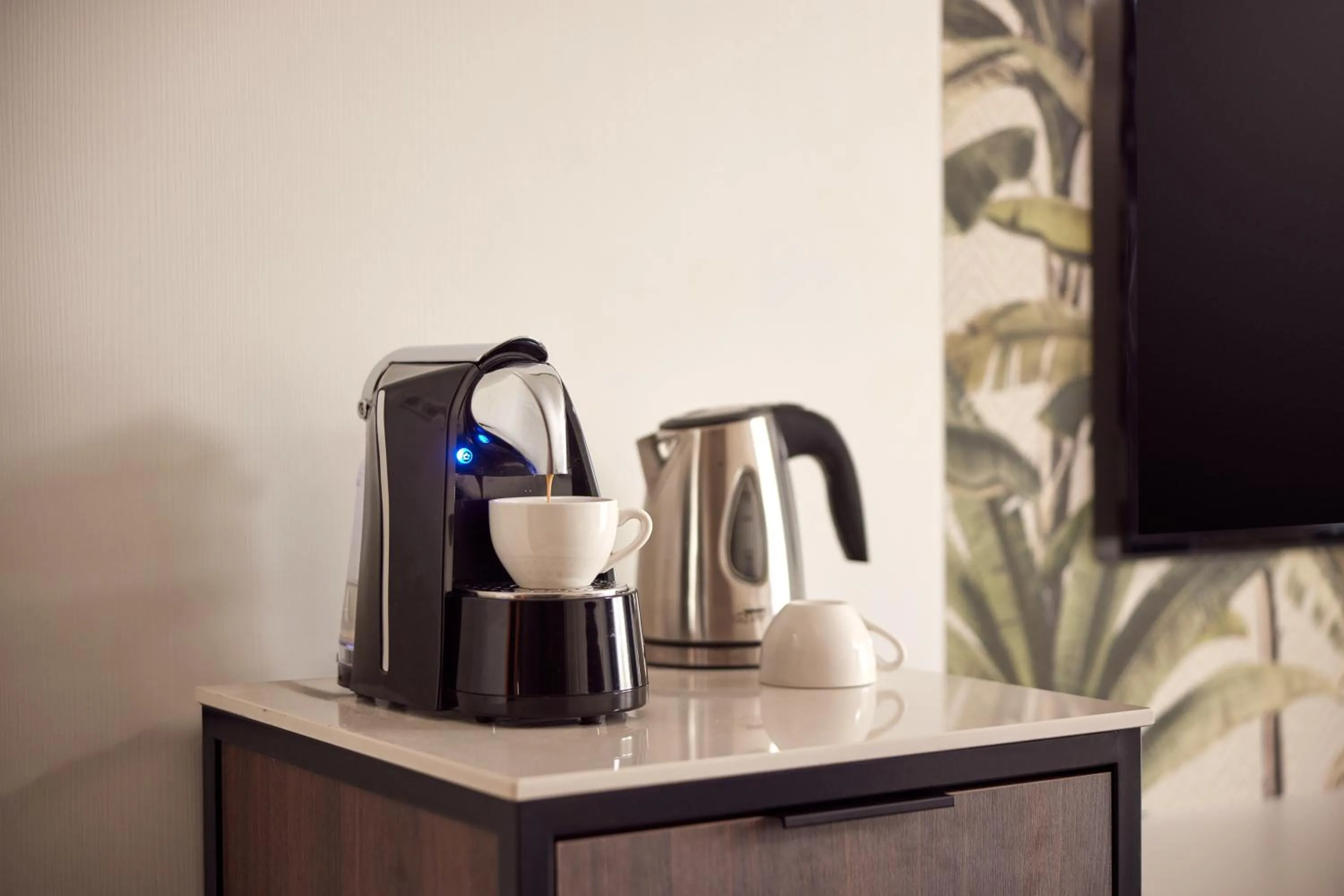 Coffee/tea facilities in Van der Valk Hotel Breukelen