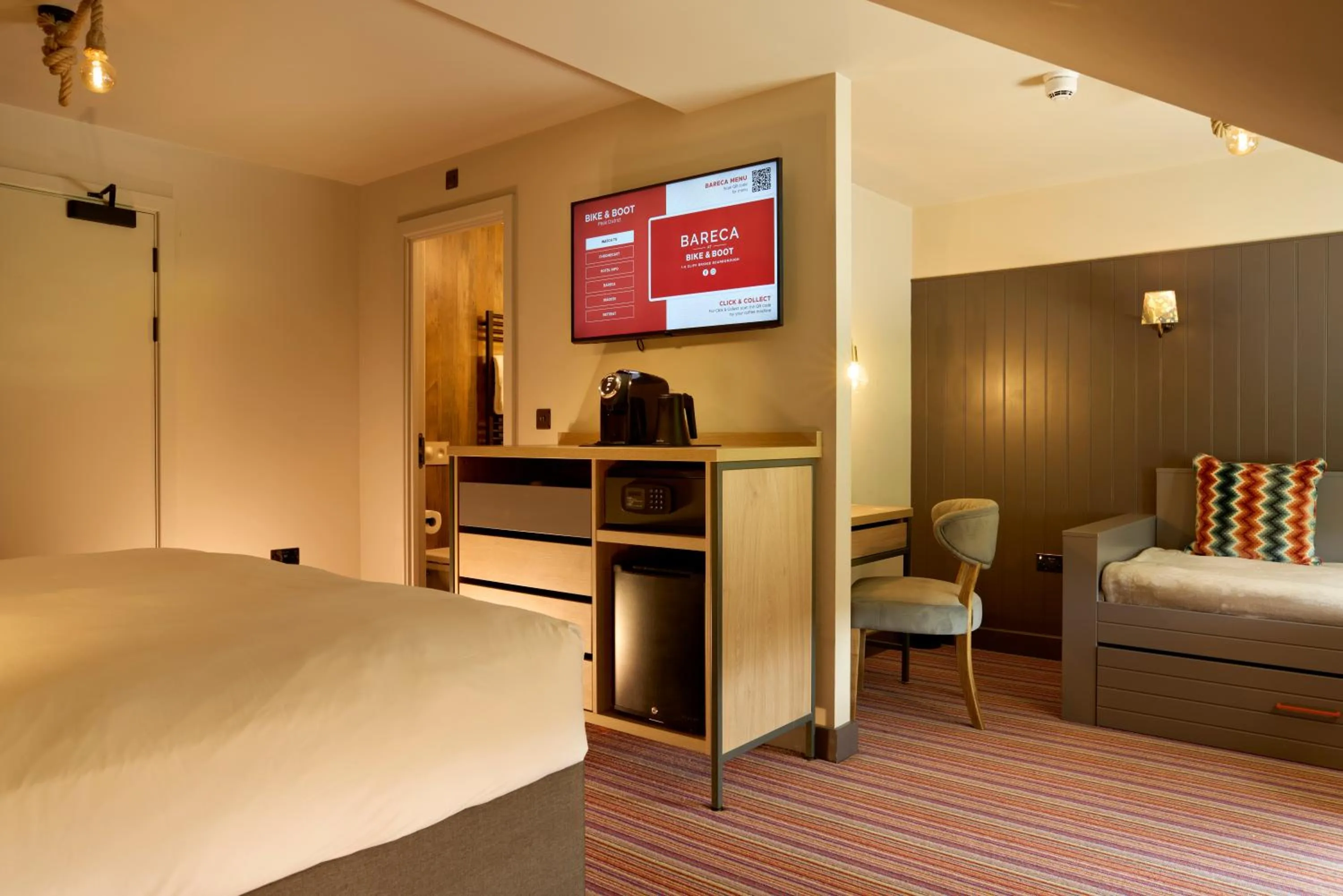 Bed in Bike & Boot Inns Peak District - Leisure Hotels for Now
