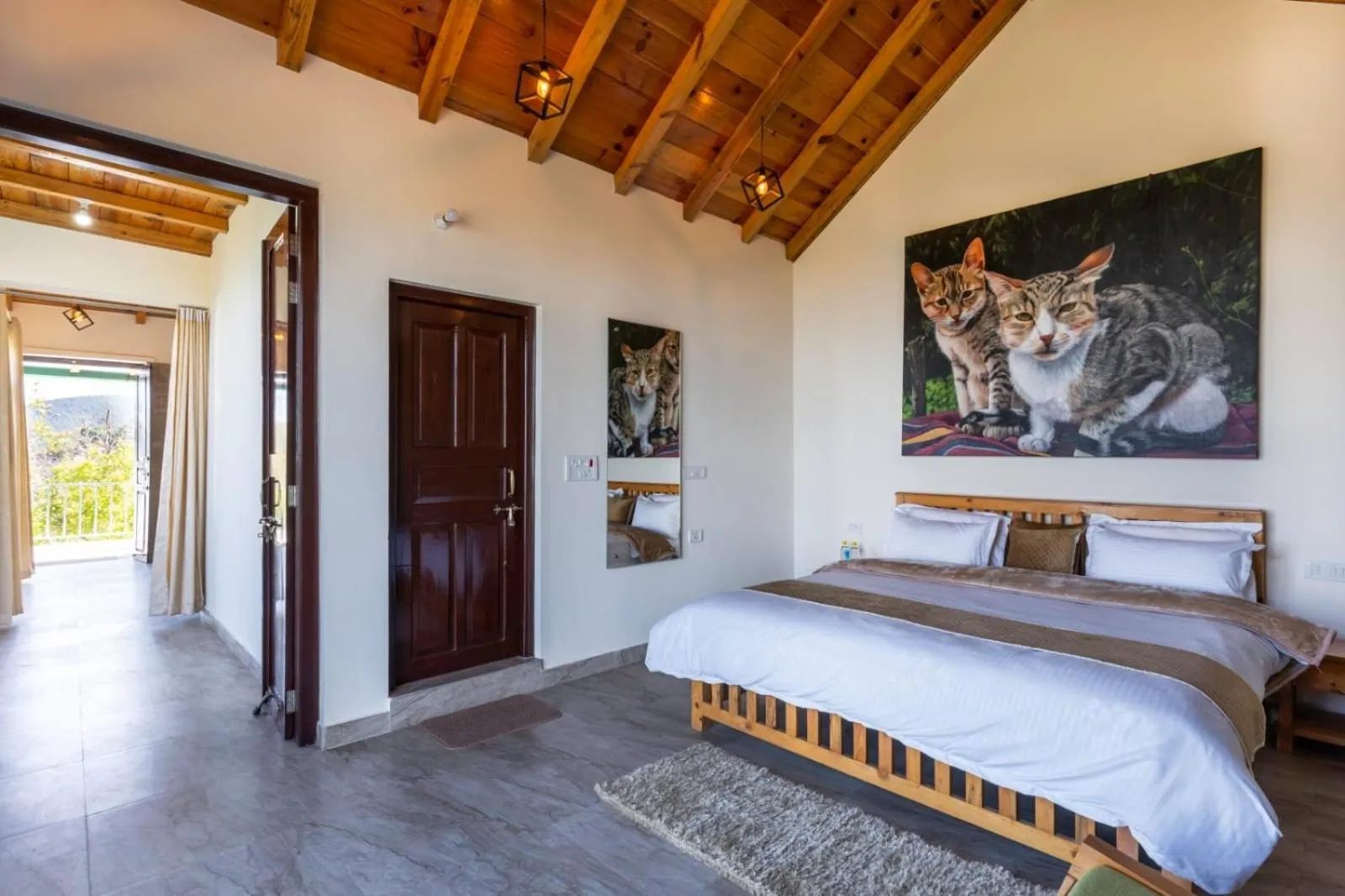 Bedroom, Bed in Shree Parijat Resort - Luxury Resort in Mukteshwar