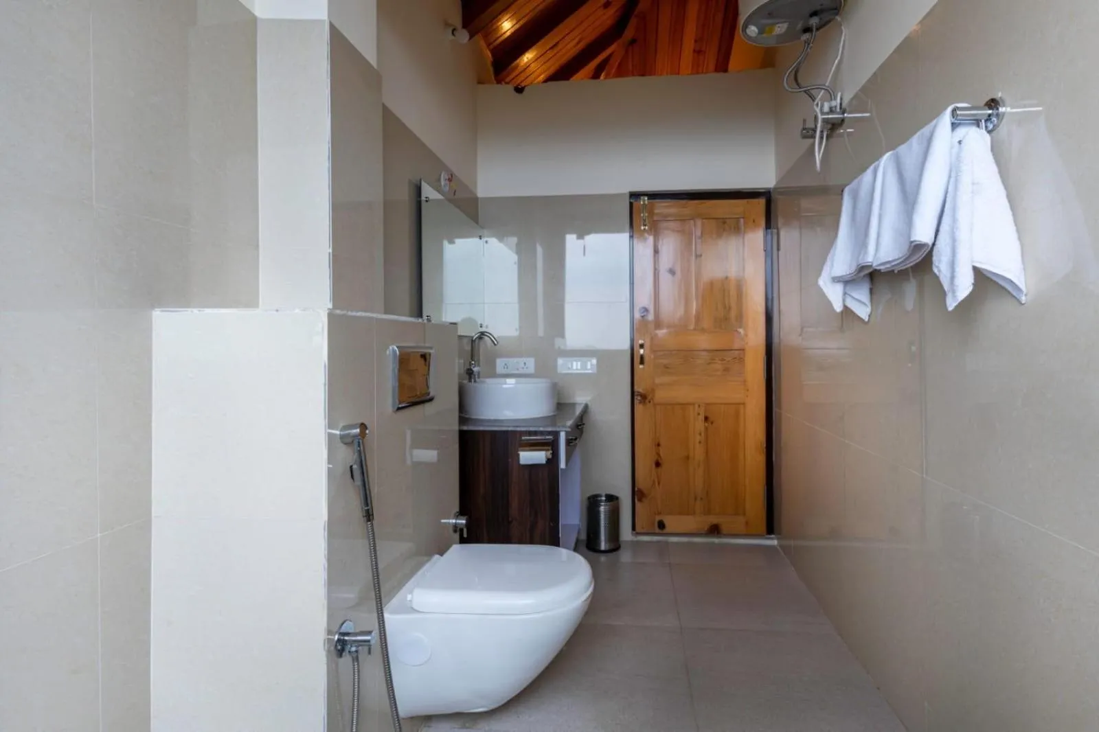 Bathroom in Shree Parijat Resort - Luxury Resort in Mukteshwar