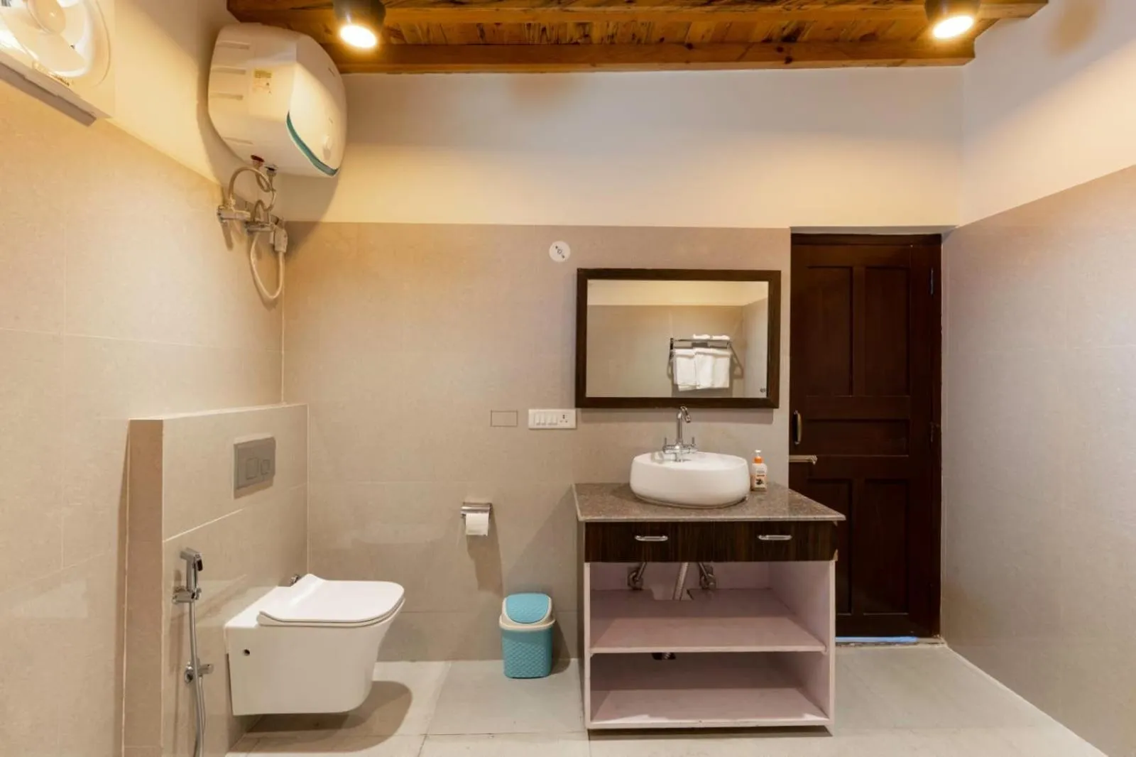 Bathroom in Shree Parijat Resort - Luxury Resort in Mukteshwar
