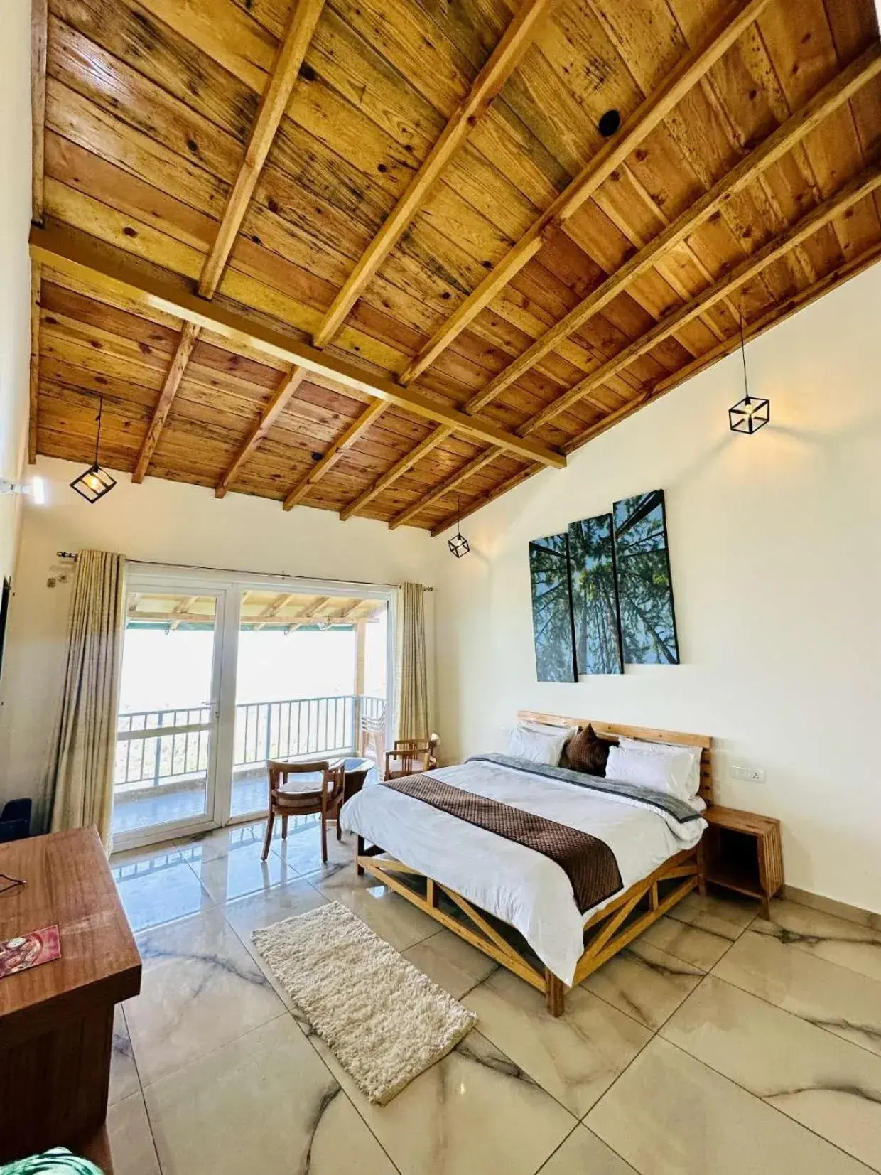 Bedroom, Bed in Shree Parijat Resort - Luxury Resort in Mukteshwar Bedroom, Bed in Shree Parijat Resort - Luxury Resort in Mukteshwar