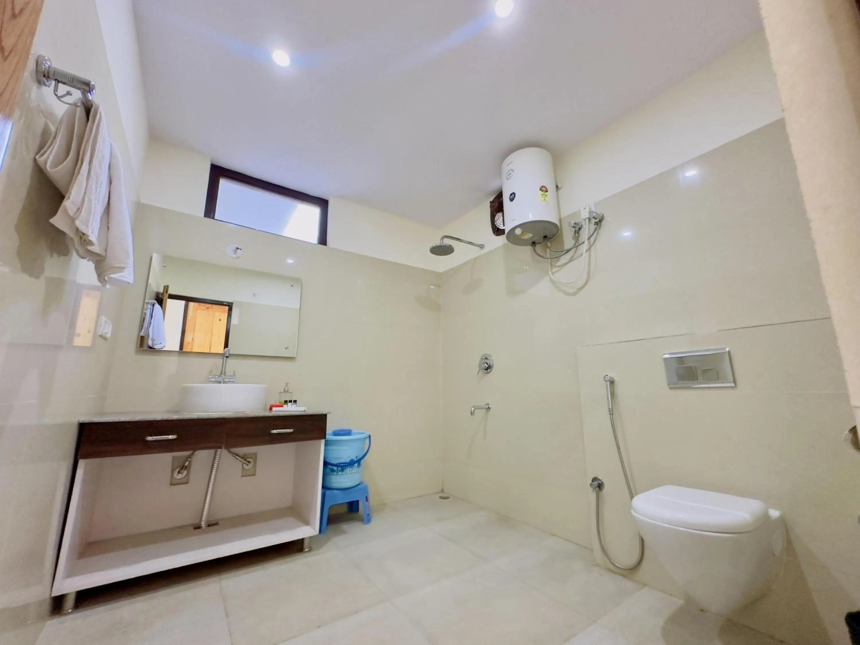 Bathroom in Shree Parijat Resort - Luxury Resort in Mukteshwar