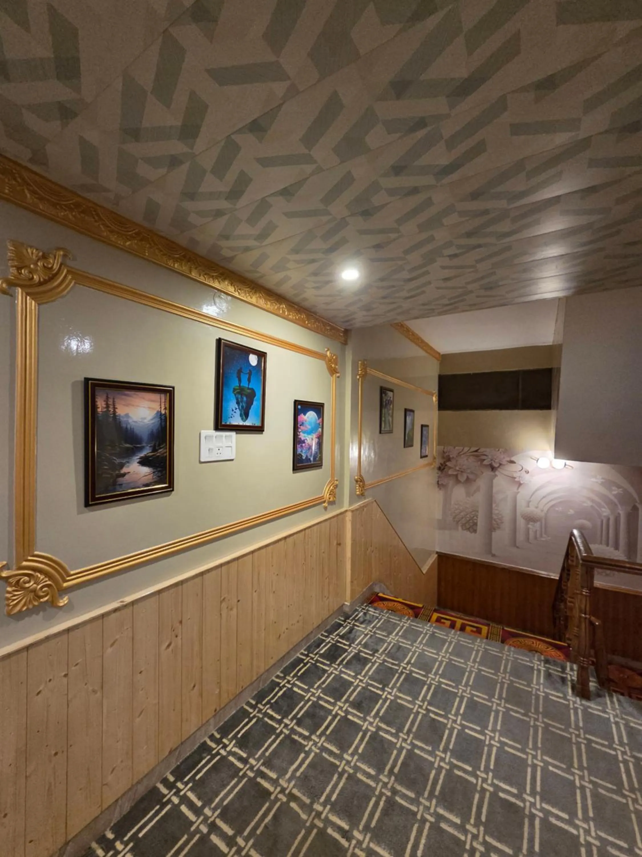 Lobby or reception, Bed in Hill River Resort By West Western -Property of the Year 2024-25 - Central Heated & Air Cooled, Near Mall Road