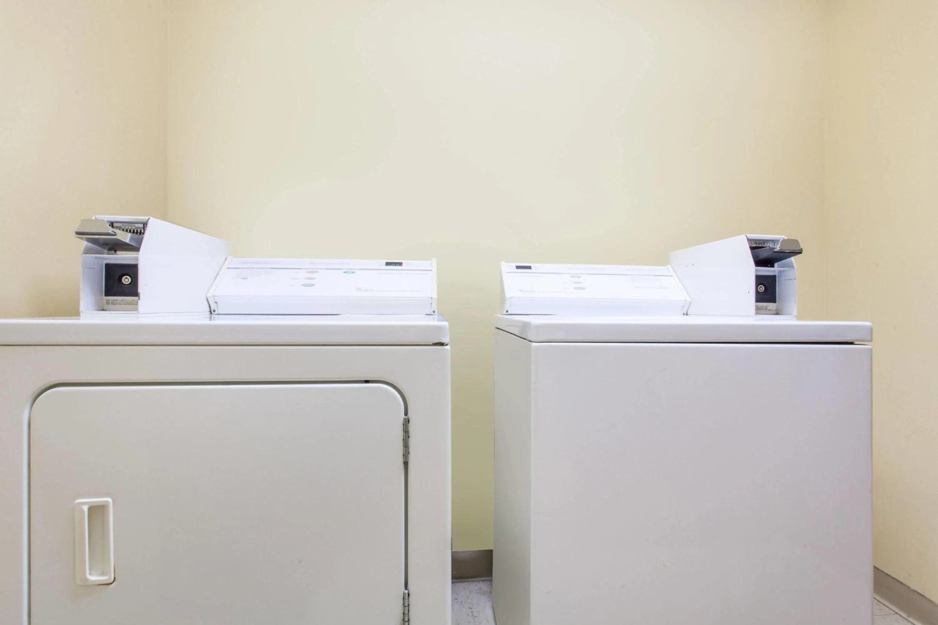 On site in Super 8 by Wyndham Carthage