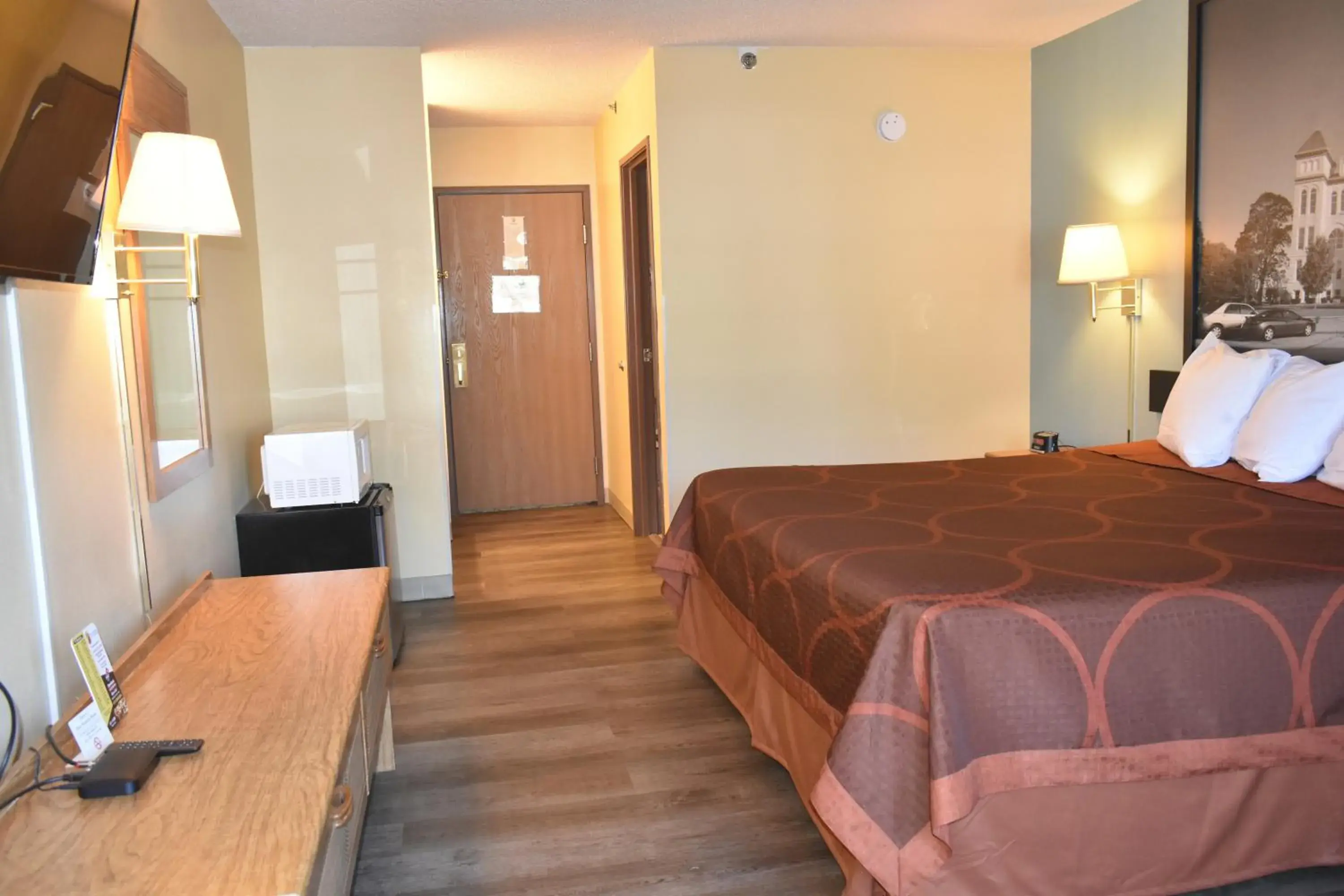 Bed in Super 8 by Wyndham Carthage Bed in Super 8 by Wyndham Carthage