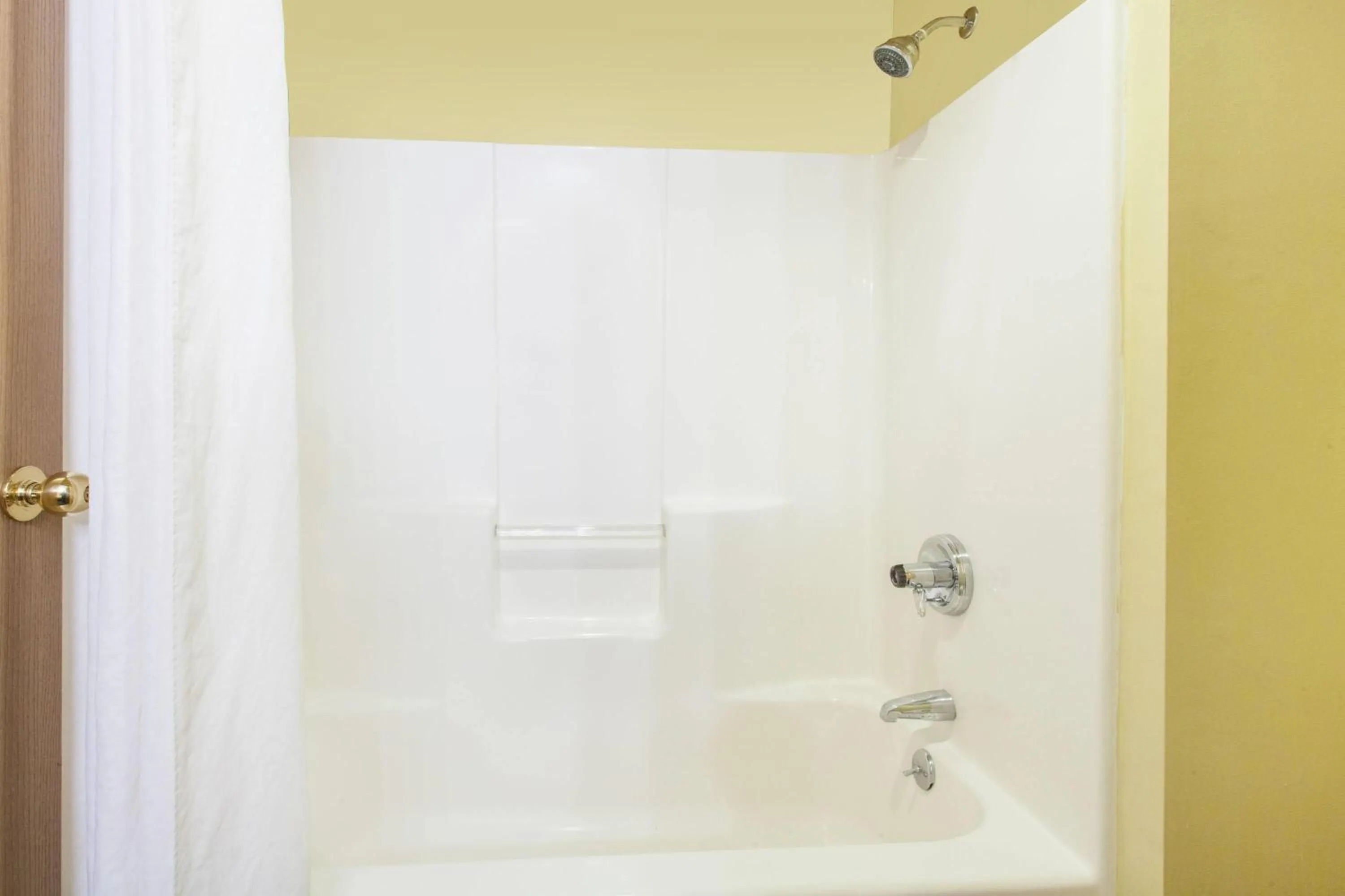 Bathroom in Super 8 by Wyndham Carthage