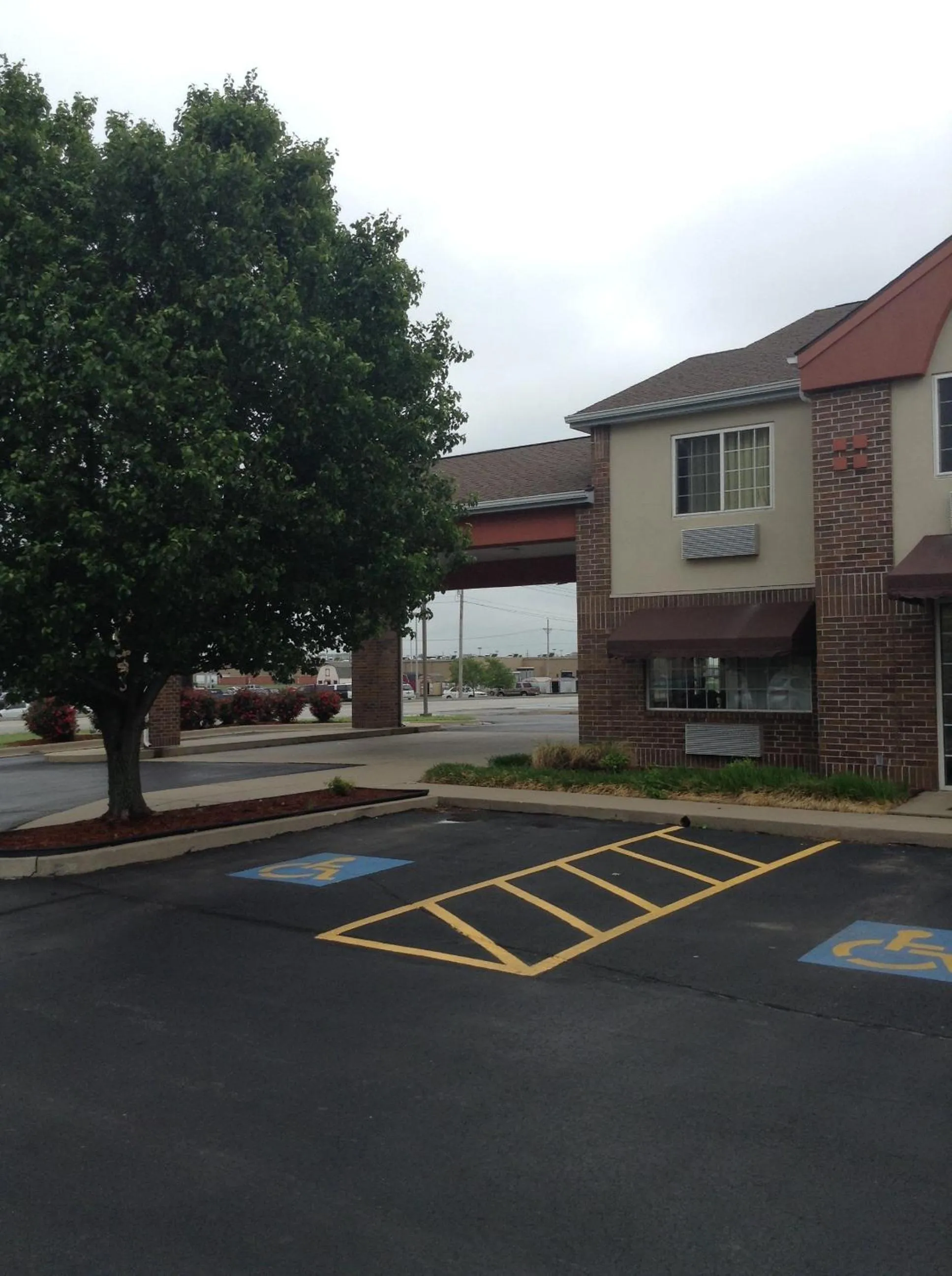 Super 8 by Wyndham Carthage