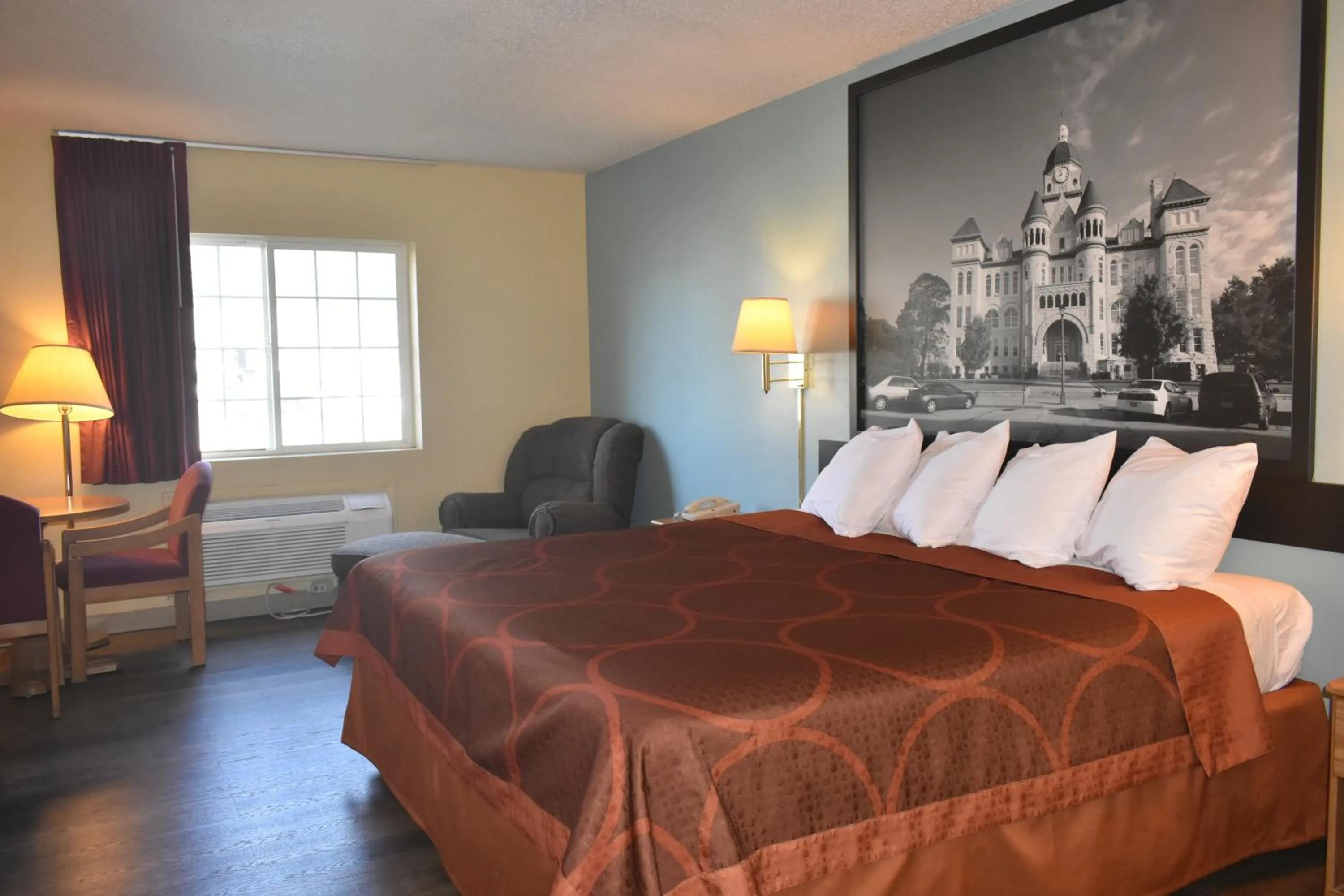 Bed in Super 8 by Wyndham Carthage