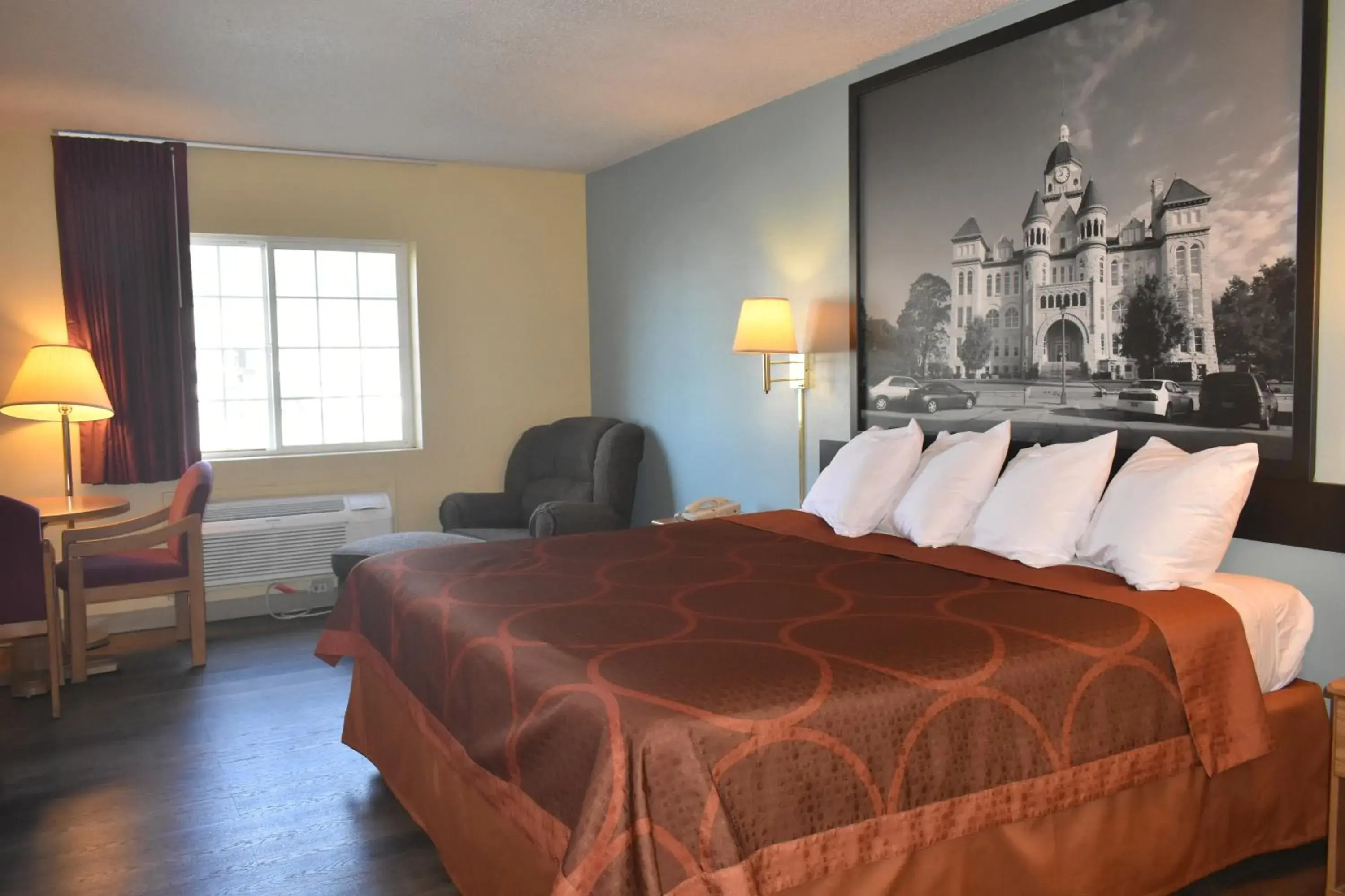 Bed in Super 8 by Wyndham Carthage Bed in Super 8 by Wyndham Carthage