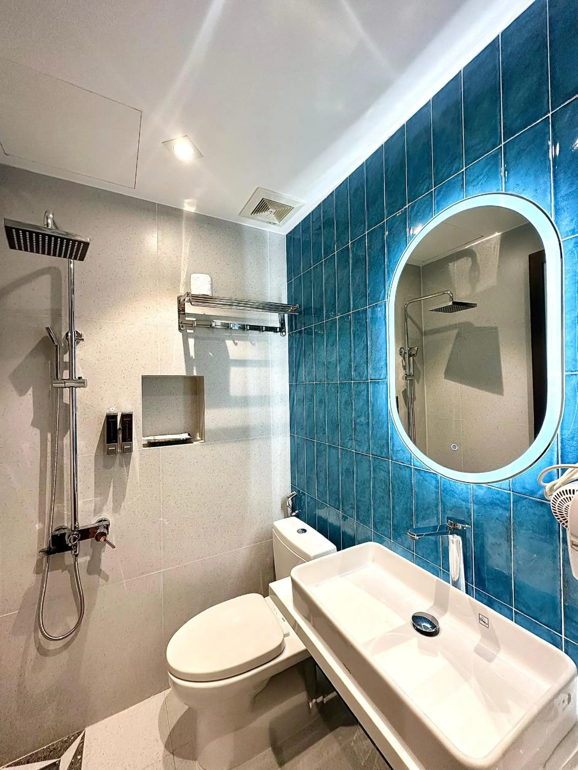 Shower in Hải Long Hotel 2