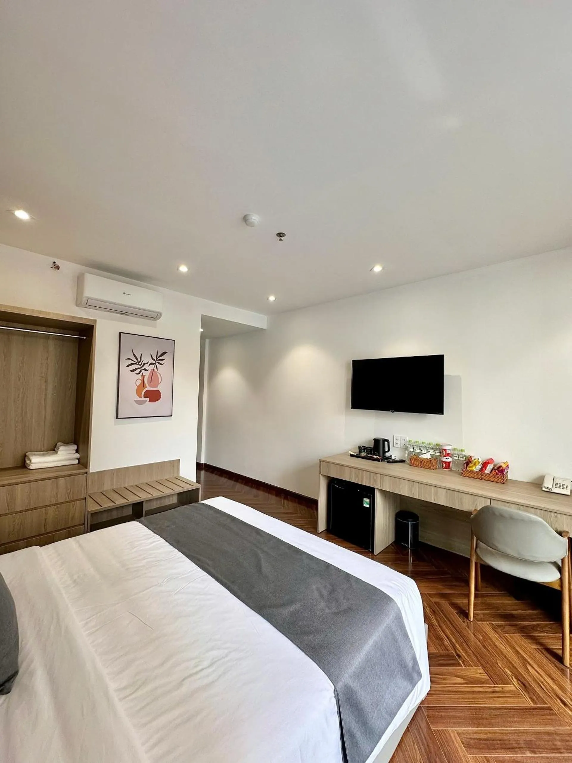 Communal lounge/ TV room, Bed in Hải Long Hotel 2