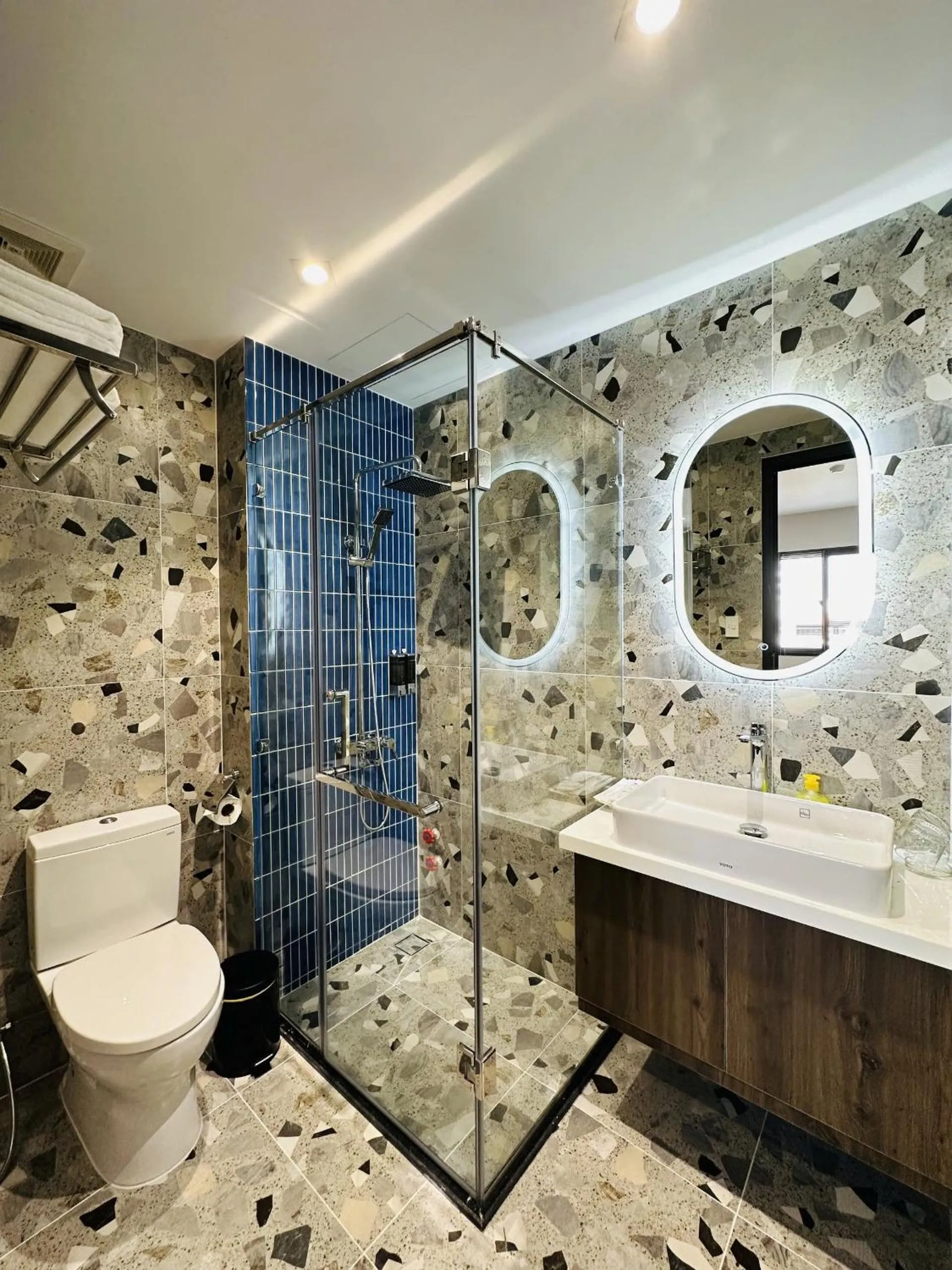 Shower in Hải Long Hotel 2