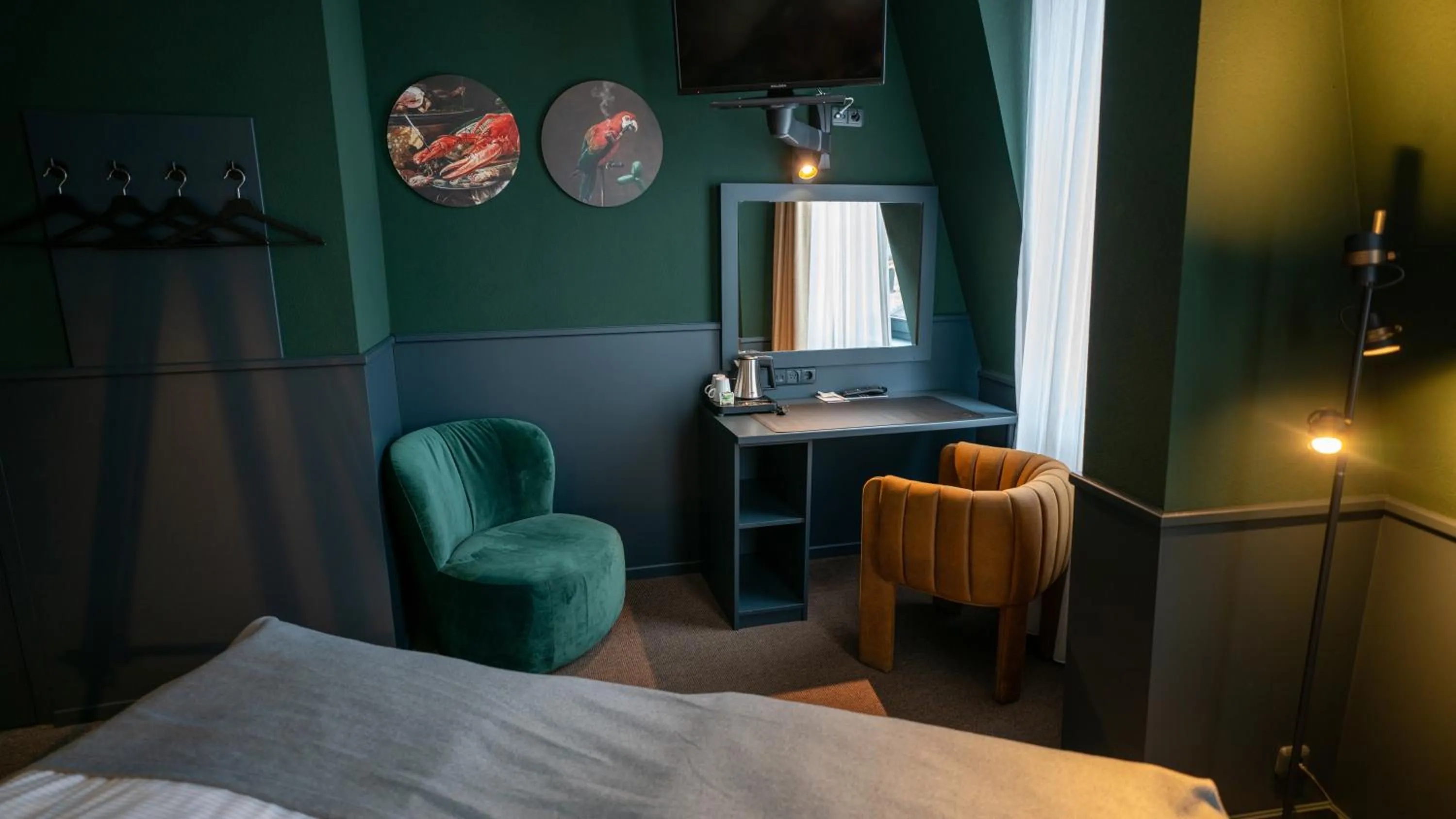 hair dresser, Bed in Stadshotel Heerlen