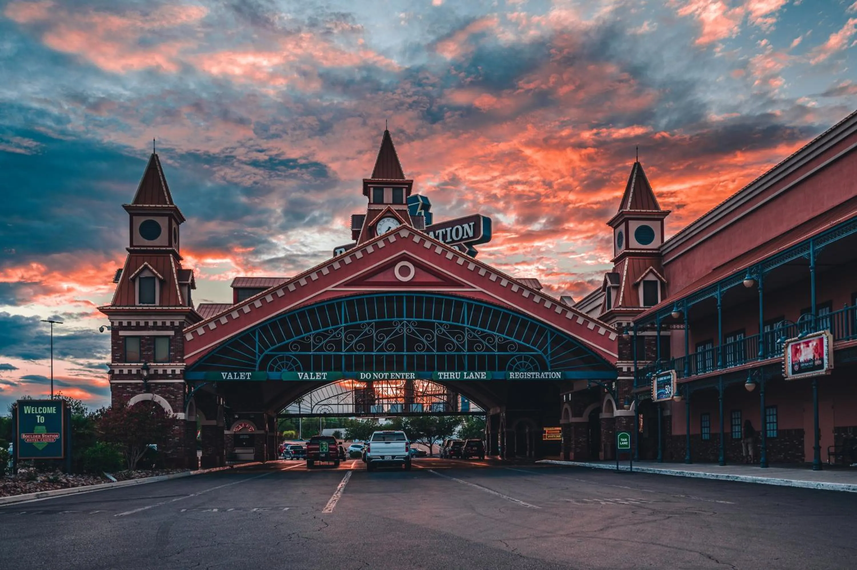 Facade/entrance in Boulder Station Hotel & Casino