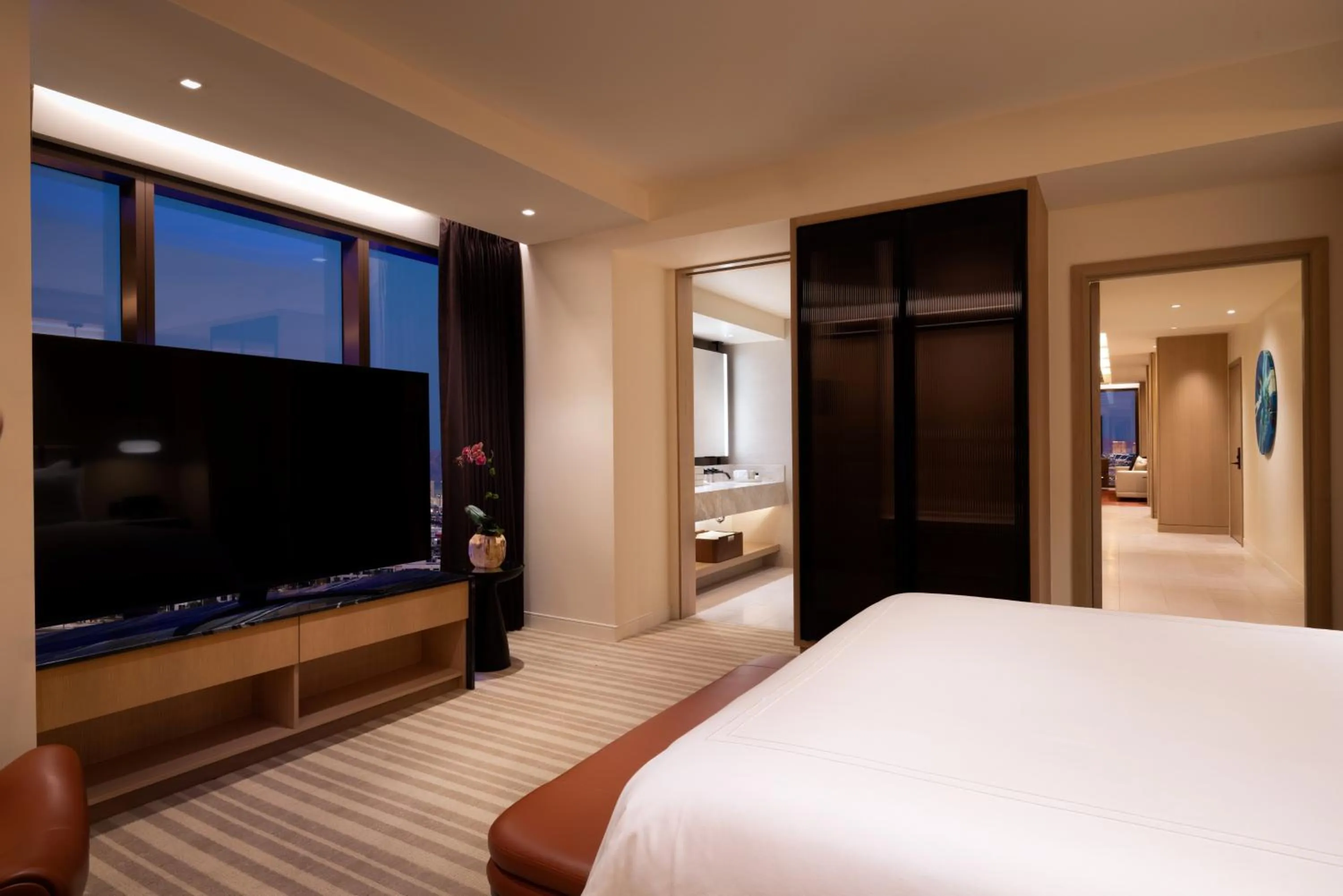 Bedroom, Bed in Durango Casino & Resort