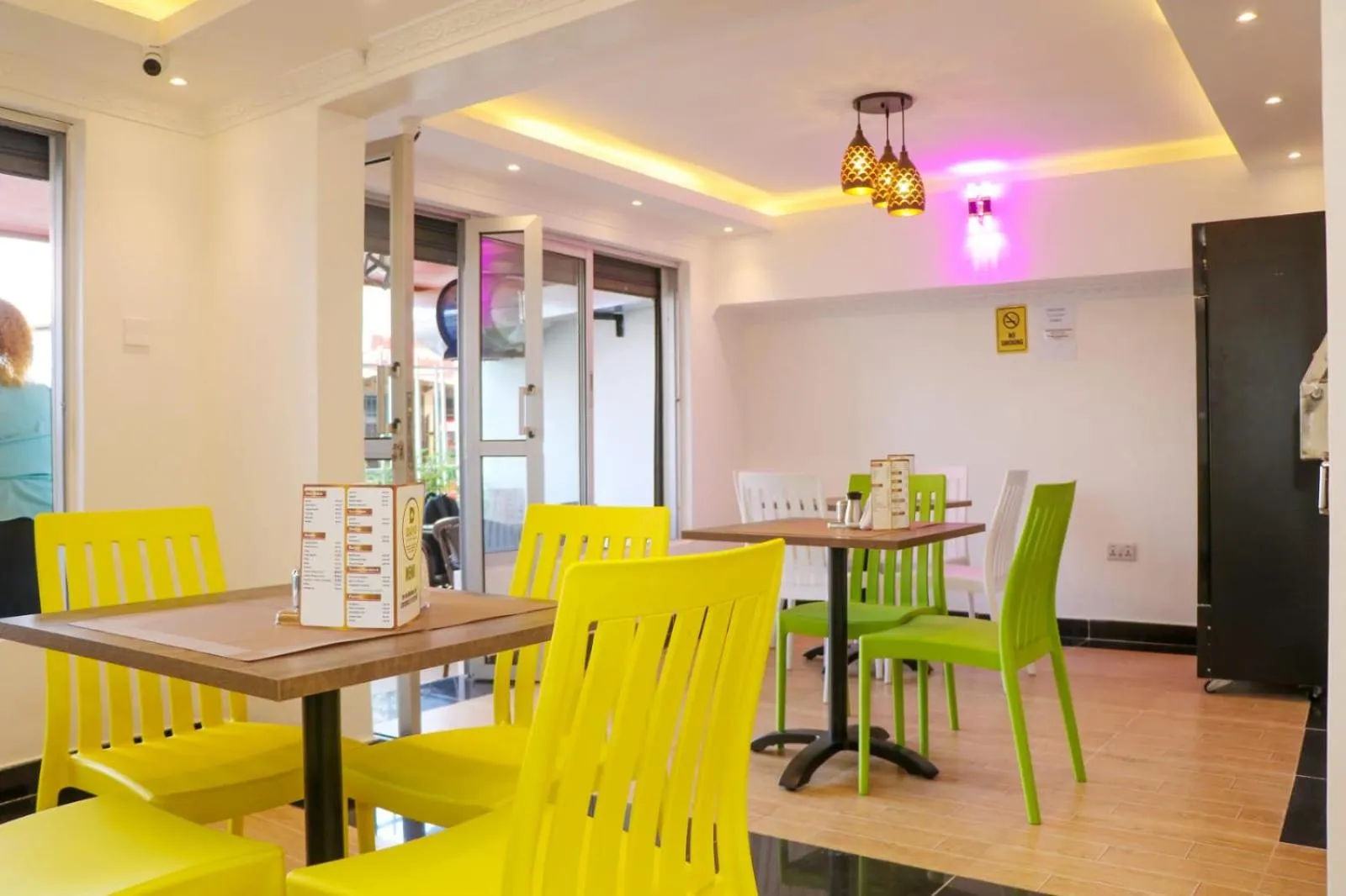 Restaurant/places to eat in Dayo Suites and Hotel