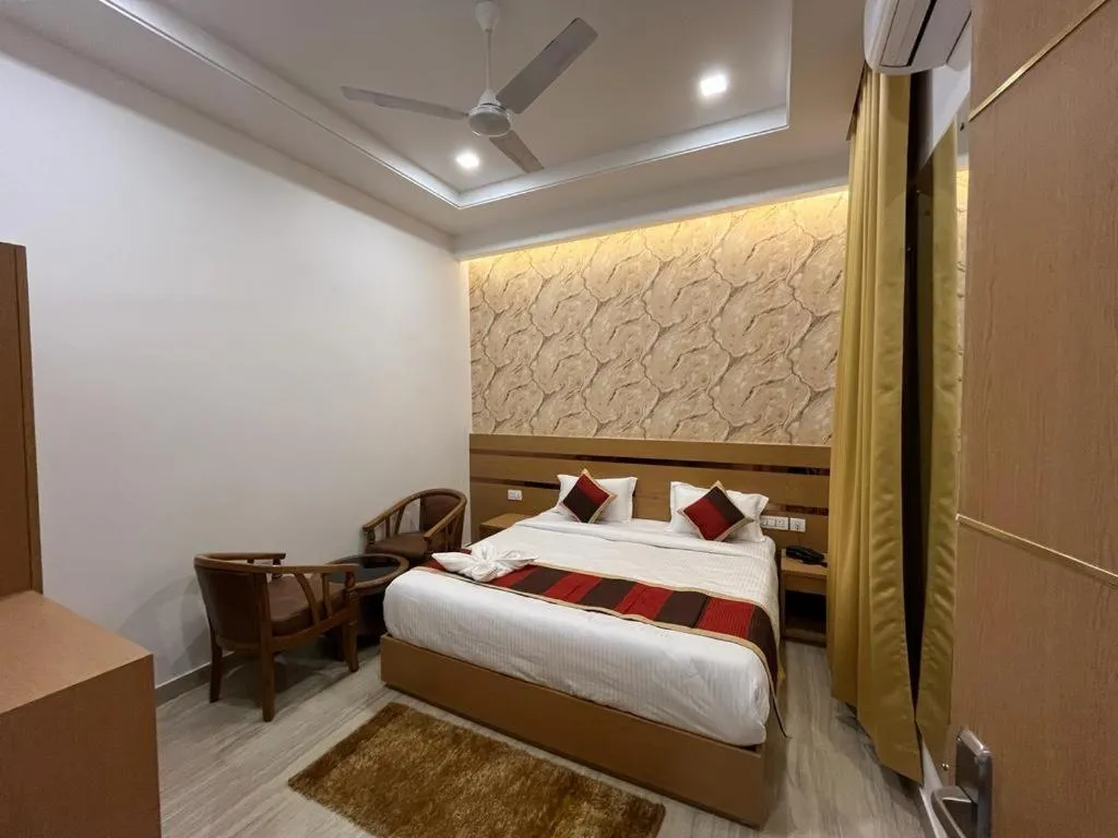 Bed in Hotel Royal Casa