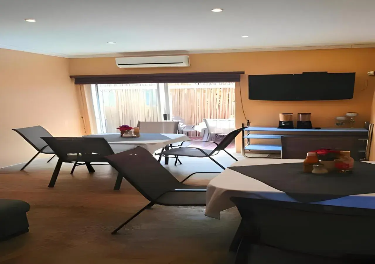 TV and multimedia in Kzn Park View Guest House TV and multimedia in Kzn Park View Guest House