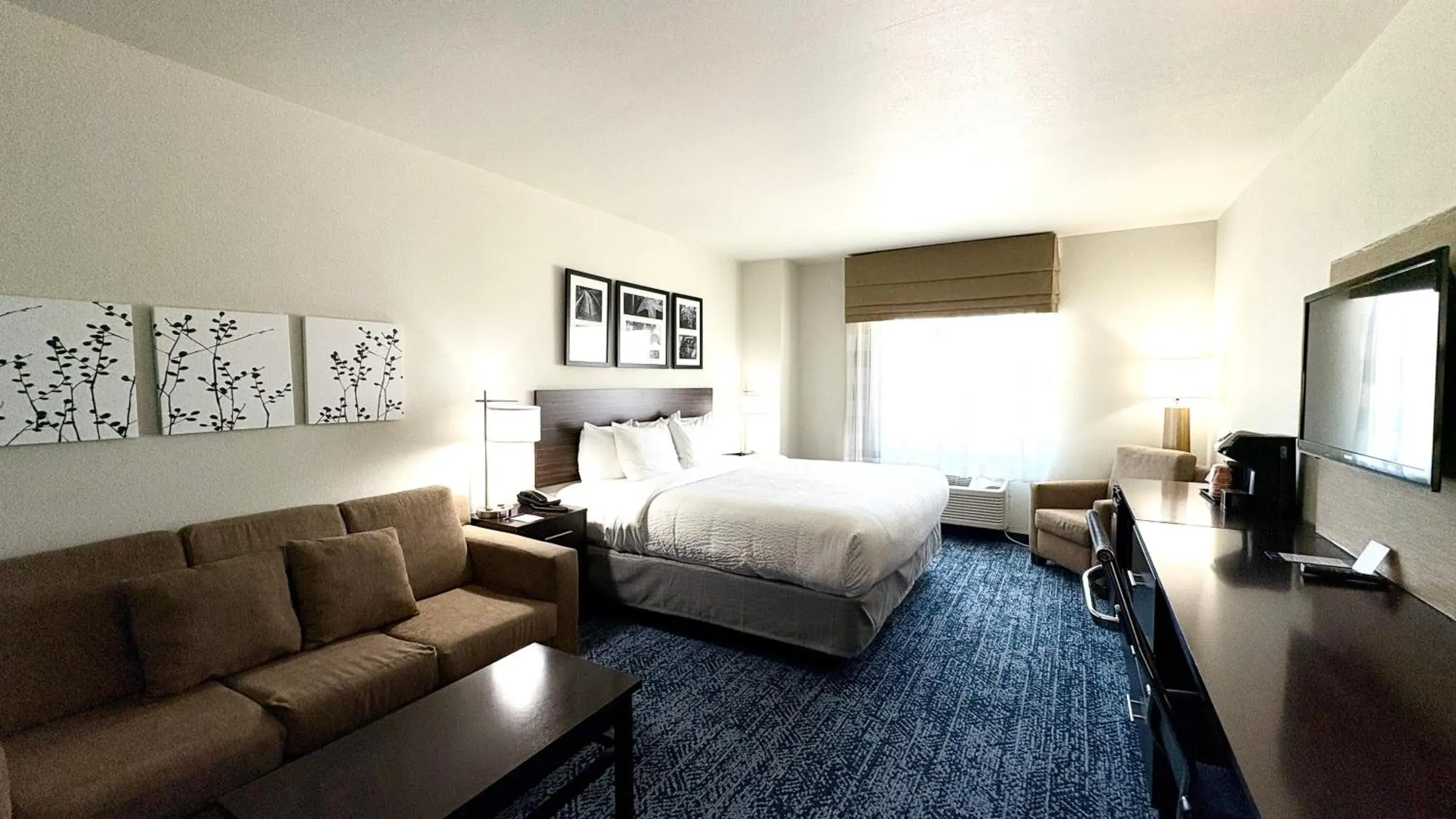 King Suite - Non-Smoking in Sleep Inn & Suites Fort Scott King Suite - Non-Smoking in Sleep Inn & Suites Fort Scott