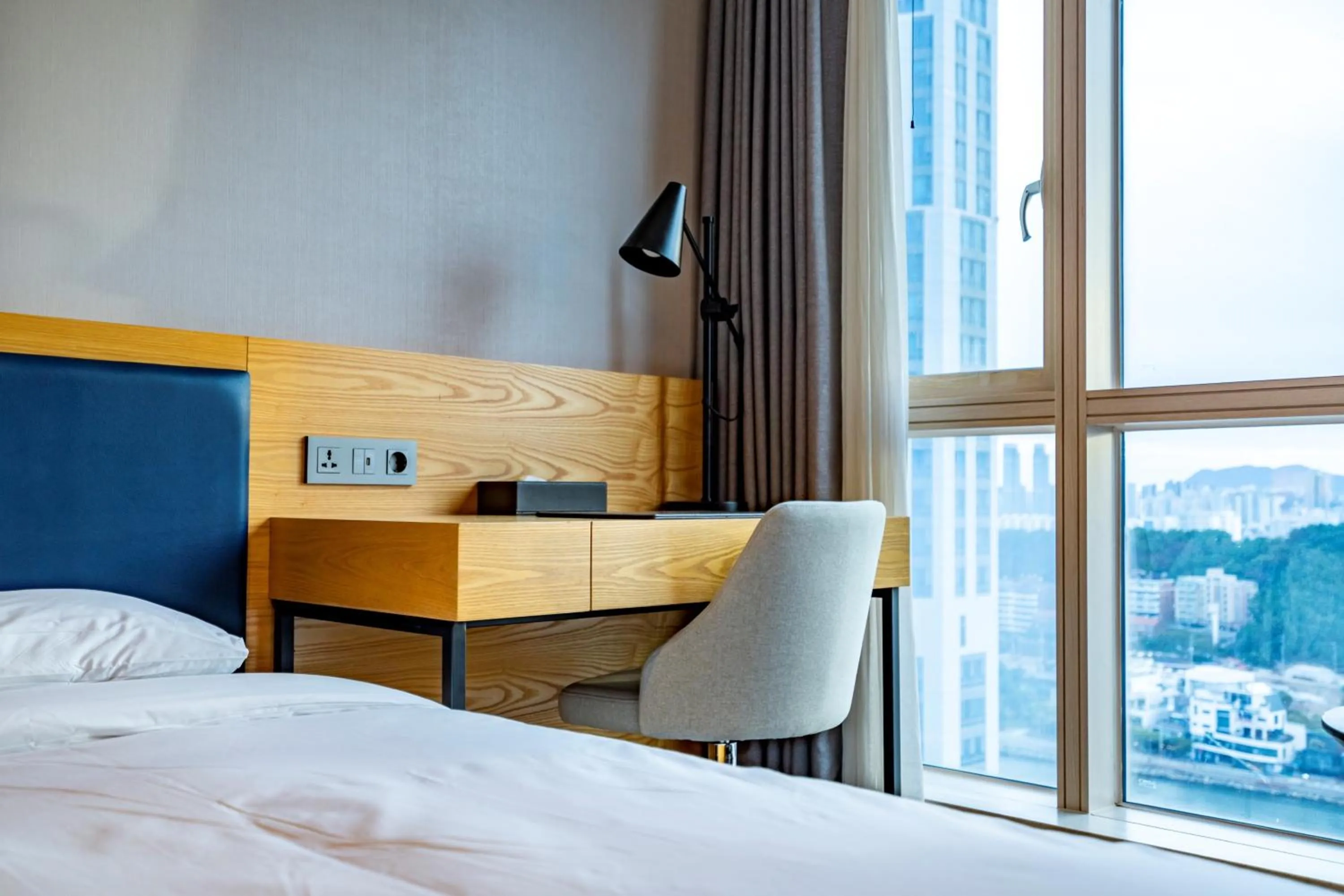 hair dresser, Bed in Centum Business Hotel